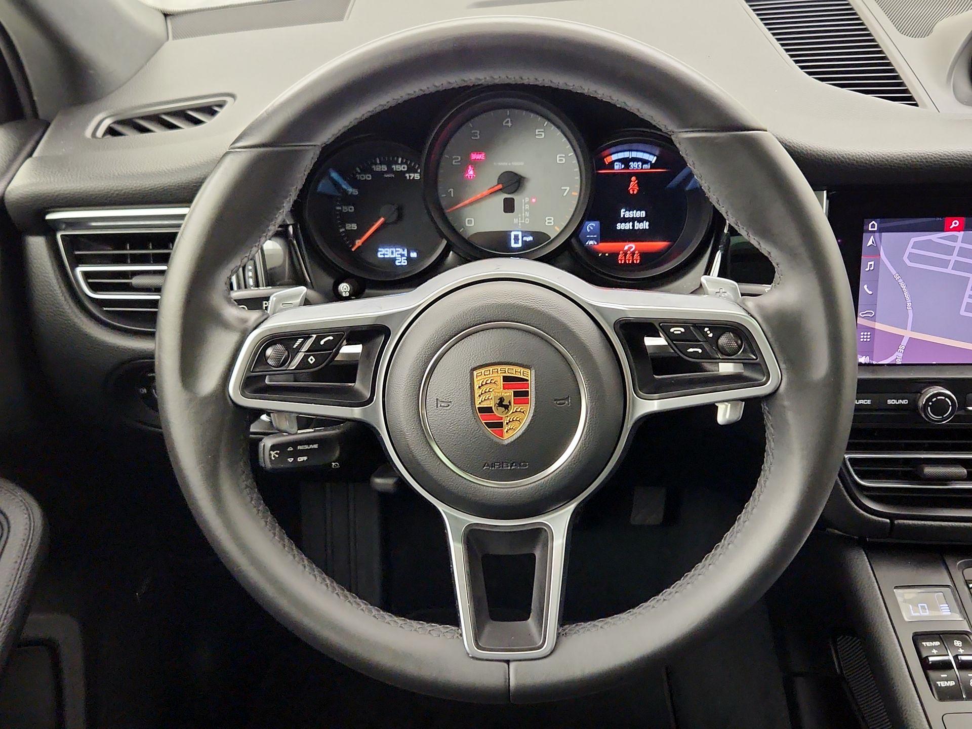 Thumbnail: 2021 Porsche Macan - 10