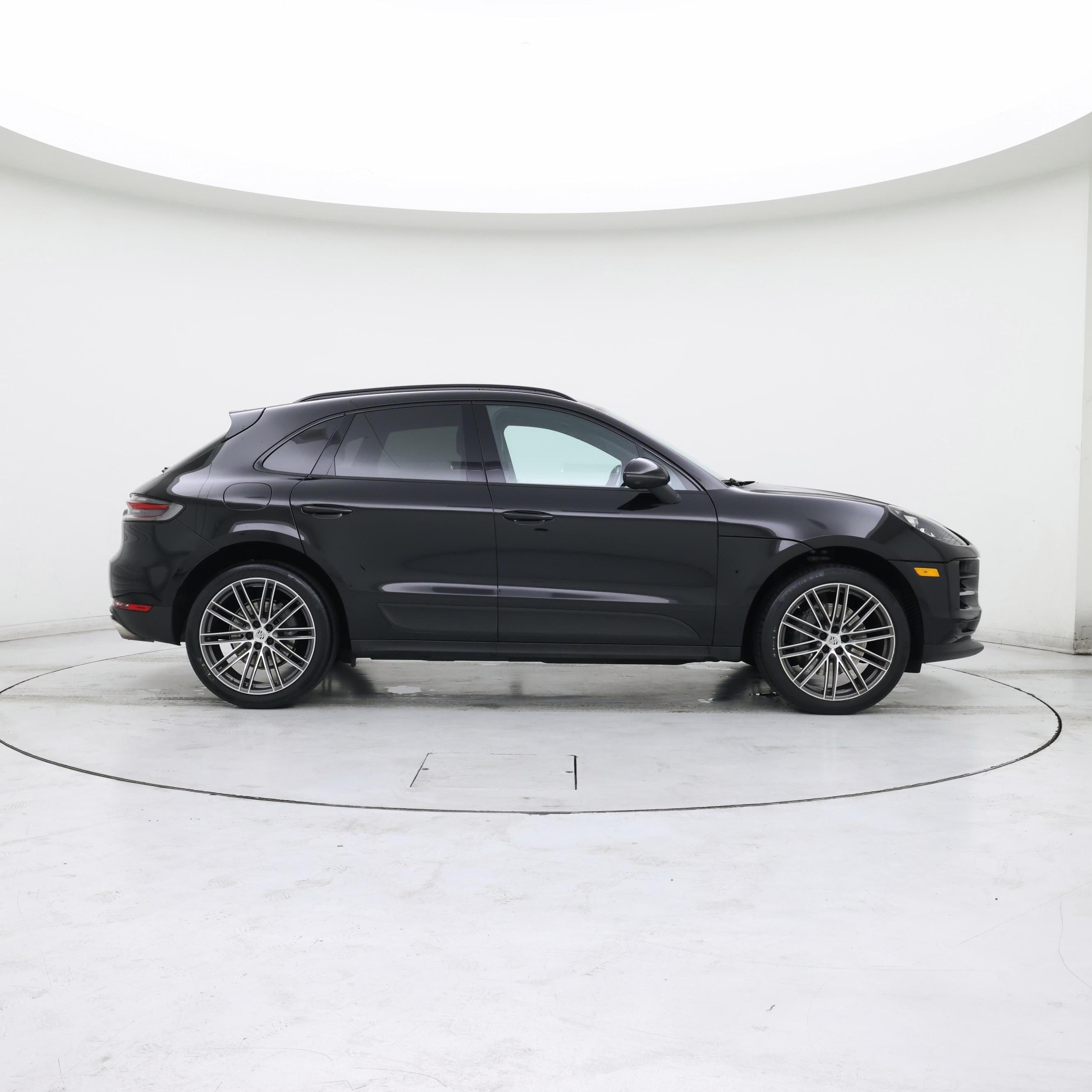 Thumbnail: 2021 Porsche Macan - 7