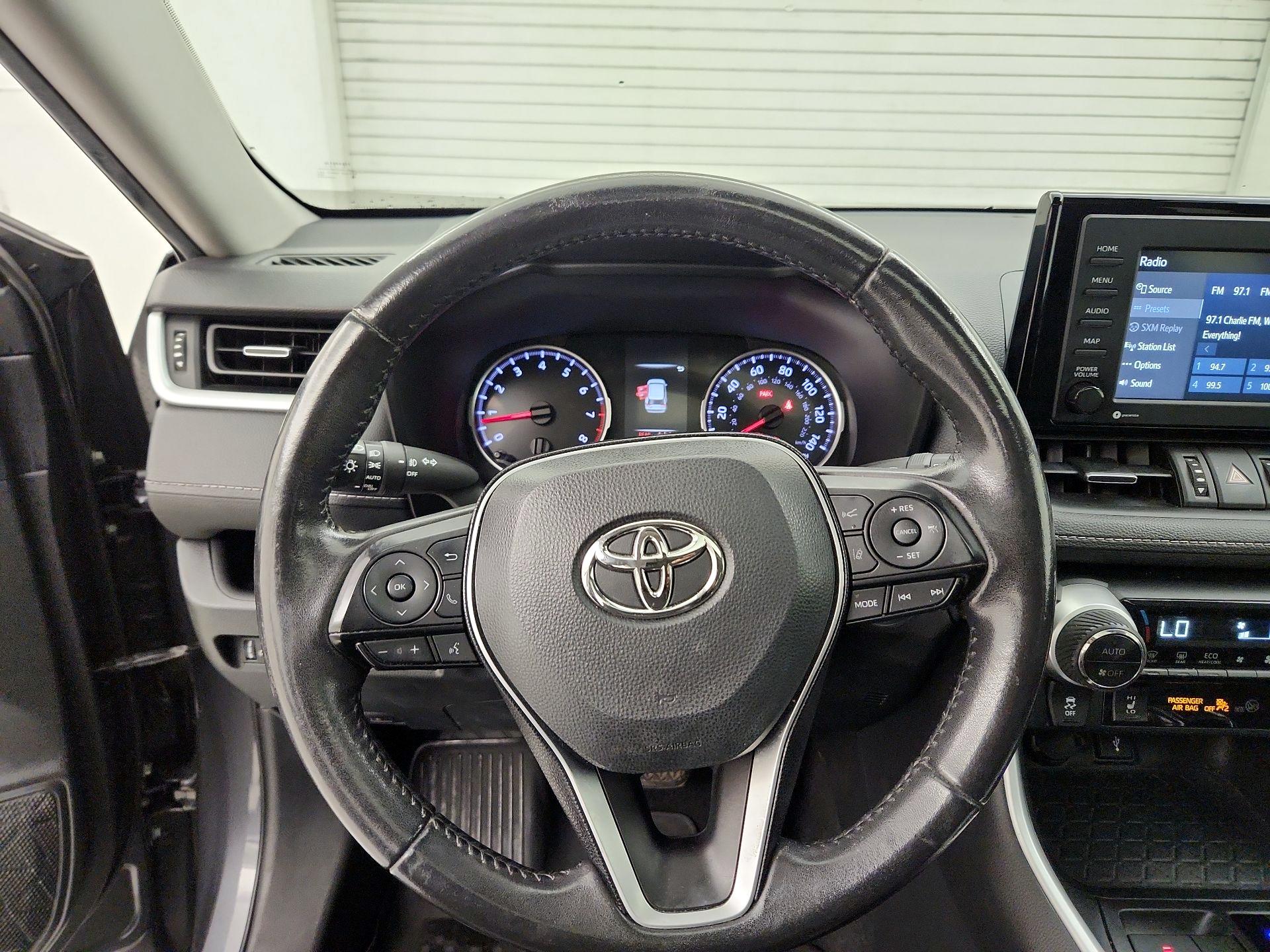 Thumbnail: 2020 Toyota RAV4 - 10