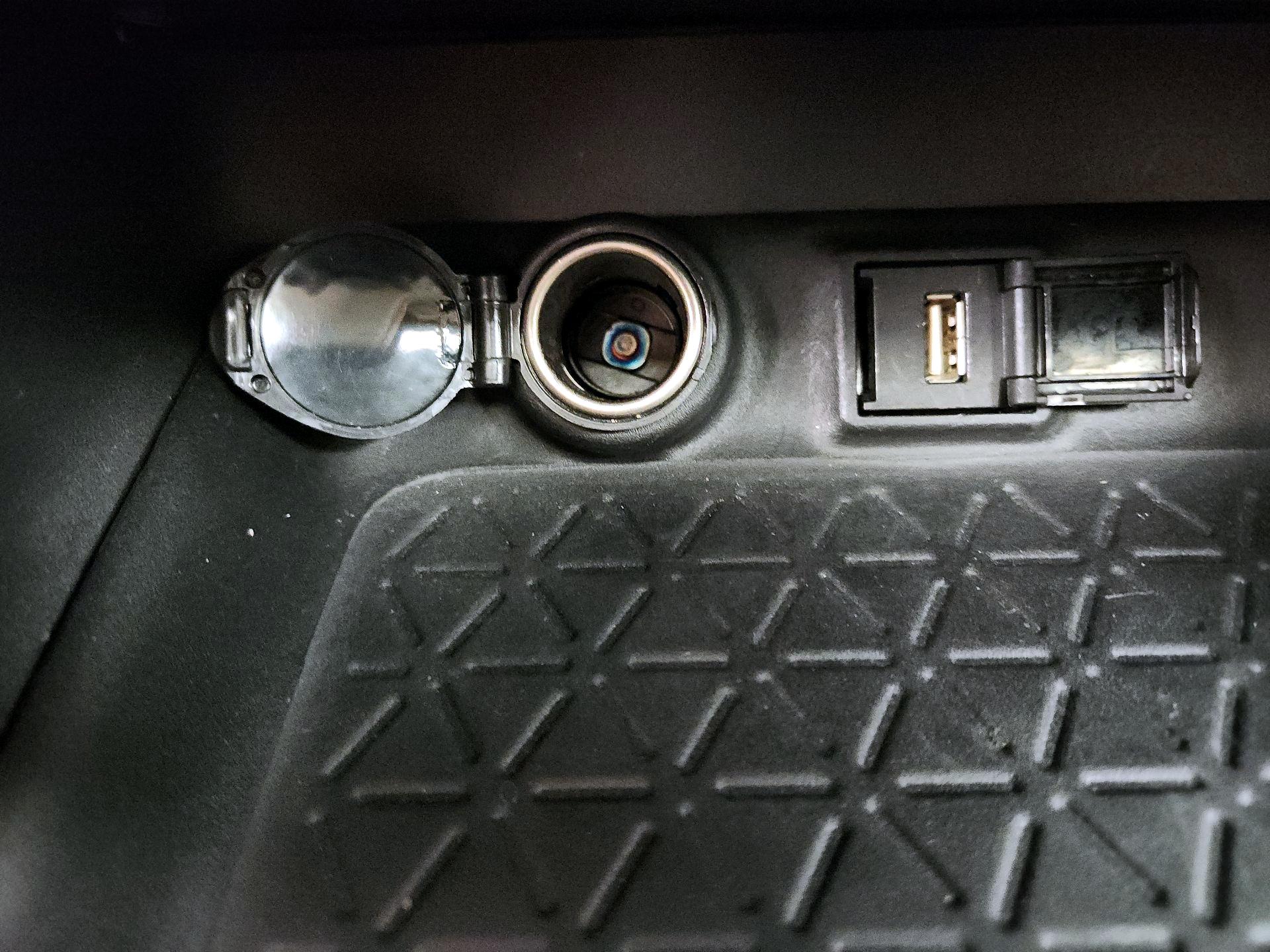 Thumbnail: 2020 Toyota RAV4 - 19