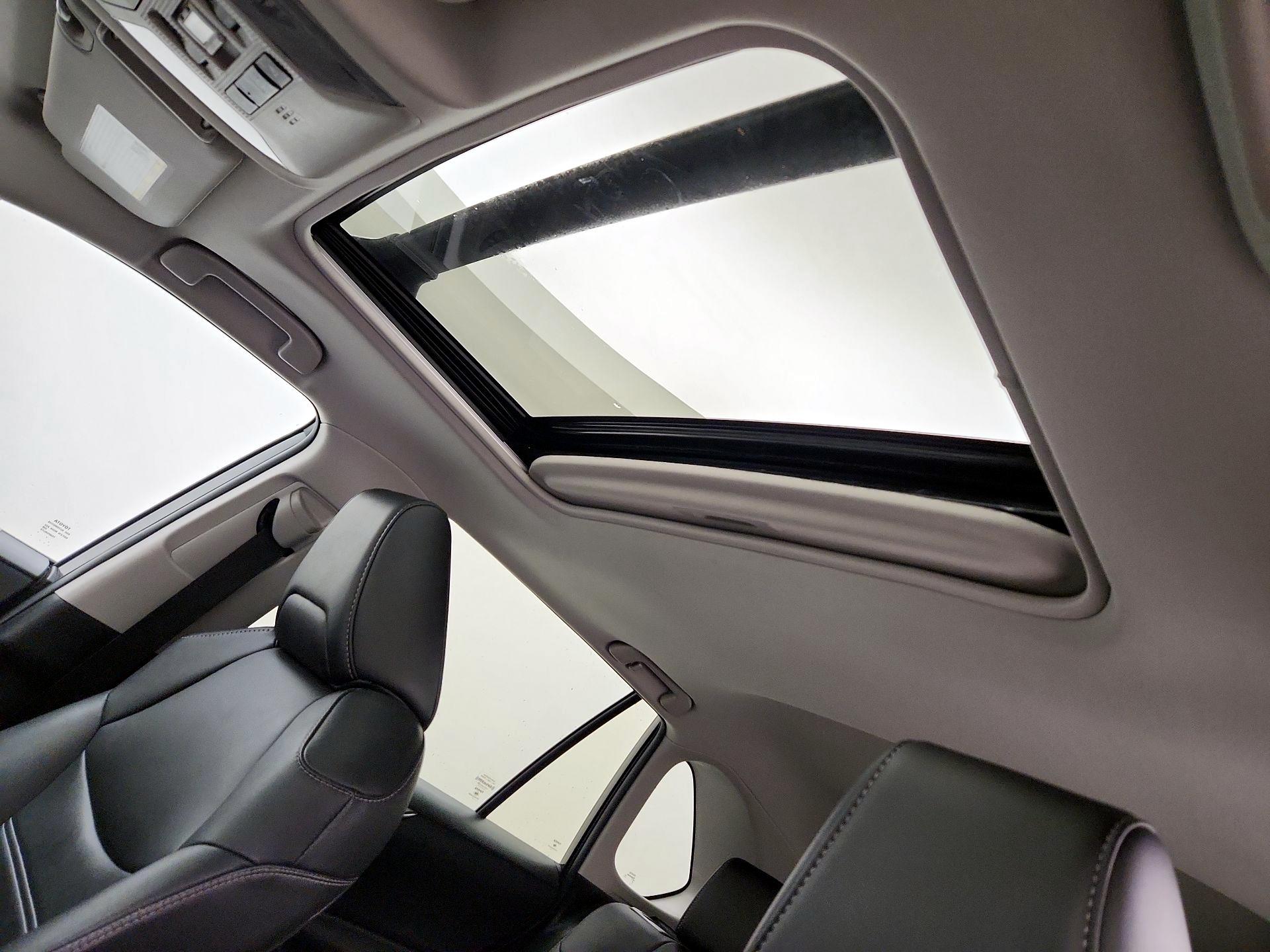 Thumbnail: 2020 Toyota RAV4 - 20