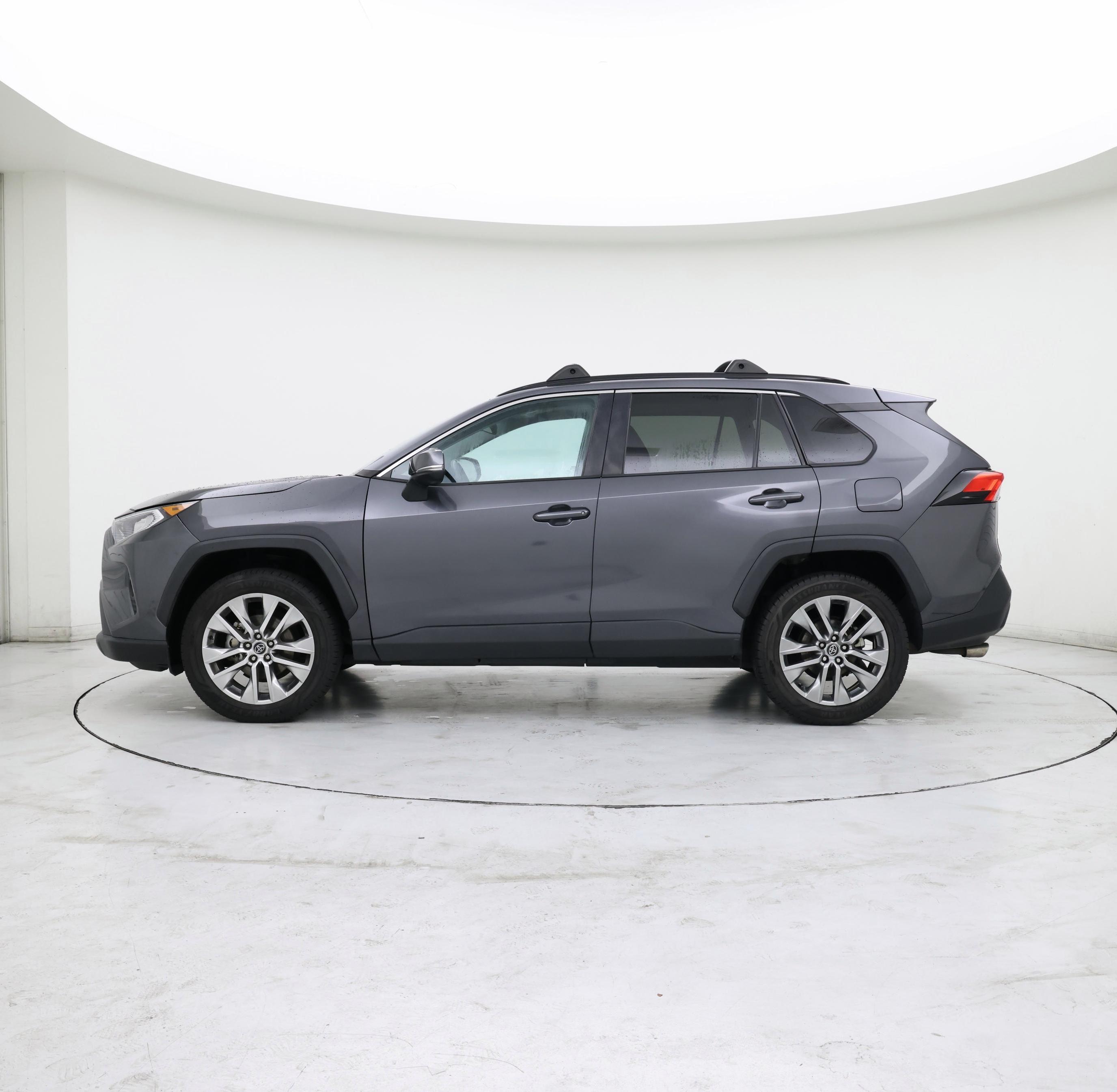 Thumbnail: 2020 Toyota RAV4 - 3