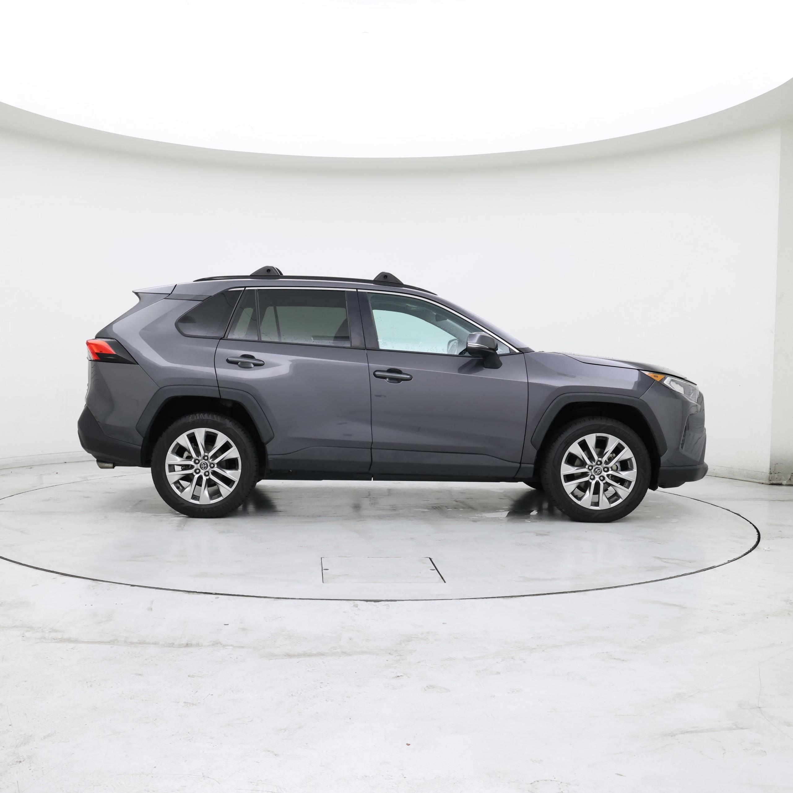 Thumbnail: 2020 Toyota RAV4 - 7
