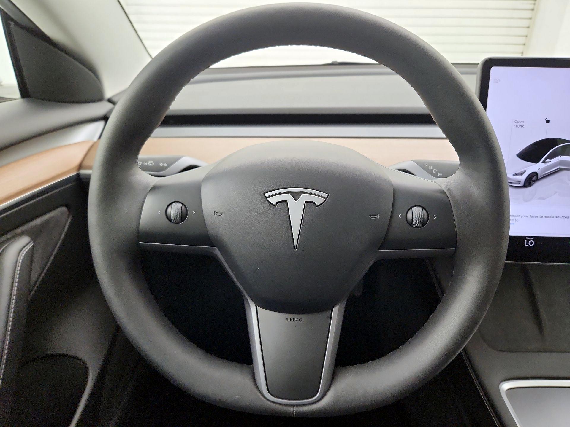 Thumbnail: 2023 Tesla Model 3 - 10