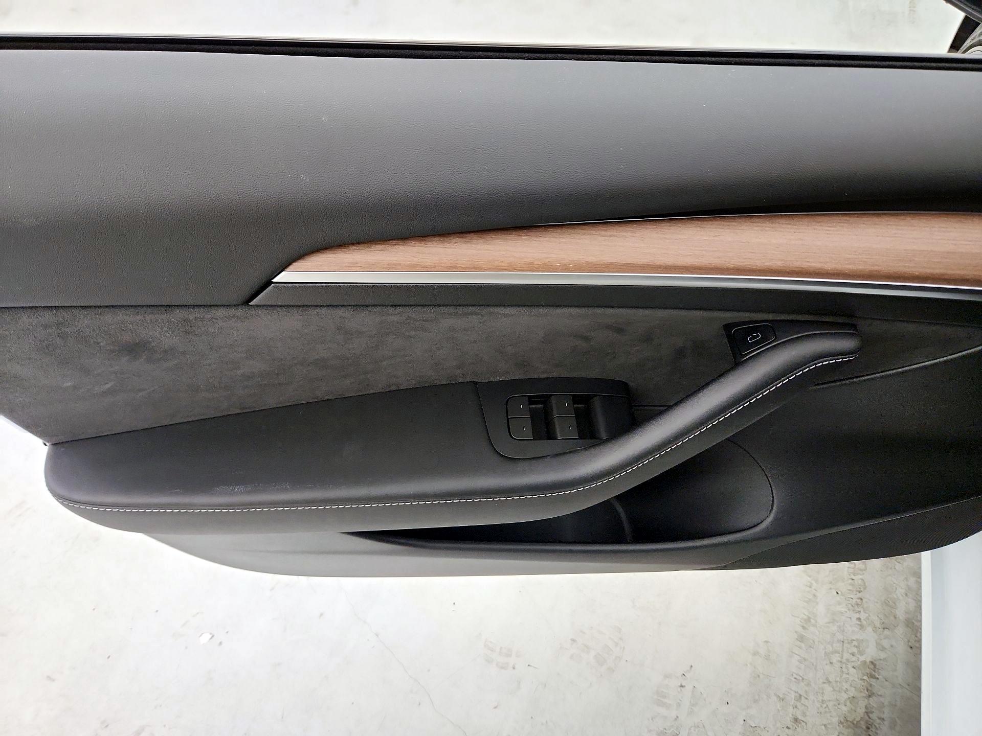 Thumbnail: 2023 Tesla Model 3 - 12