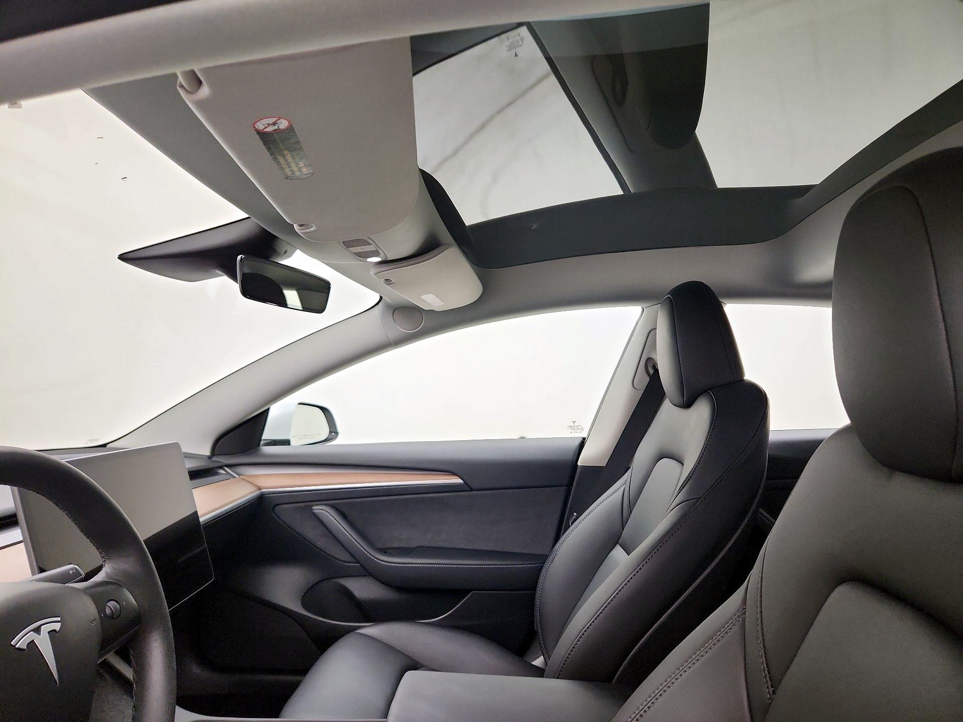 Thumbnail: 2023 Tesla Model 3 - 18