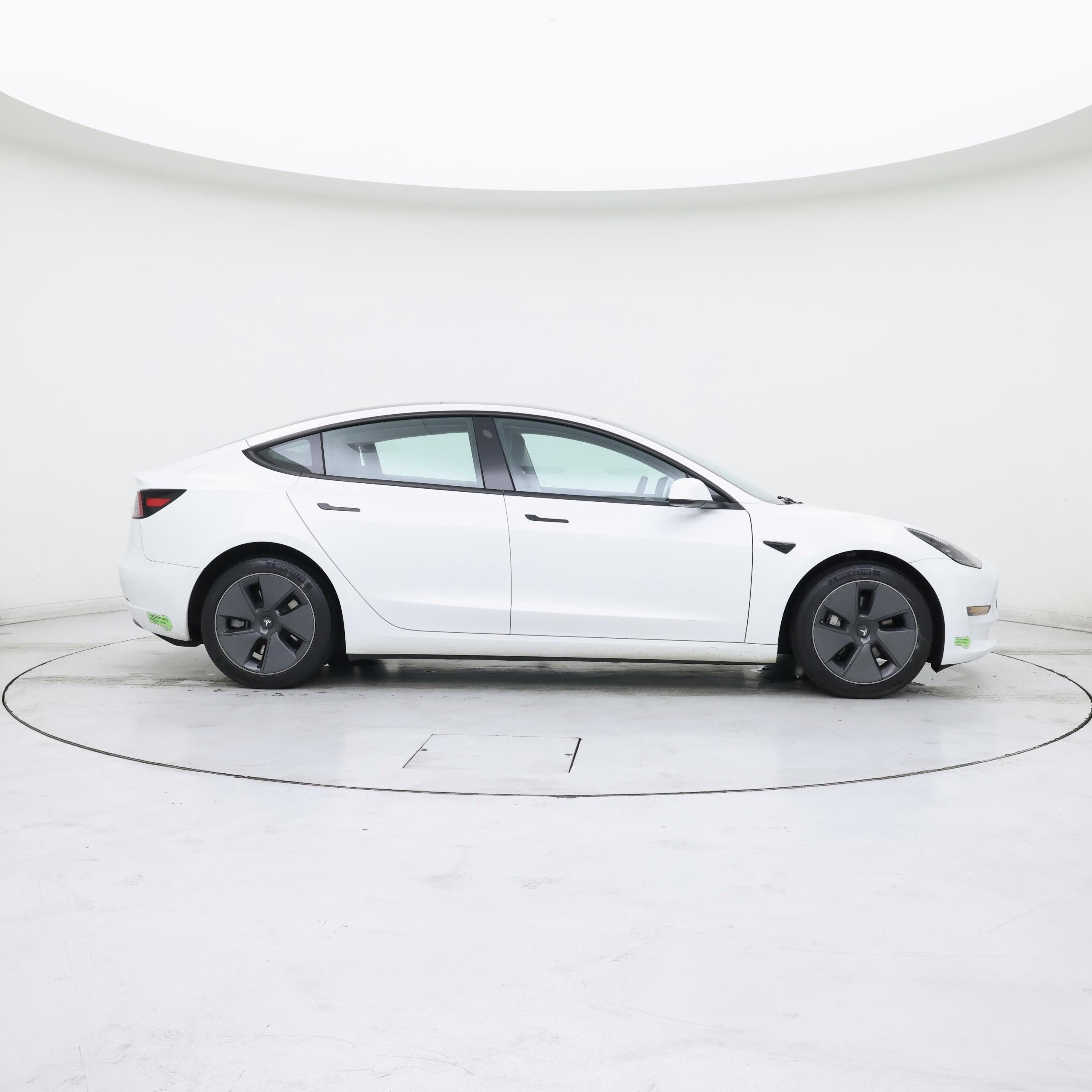 Thumbnail: 2023 Tesla Model 3 - 7