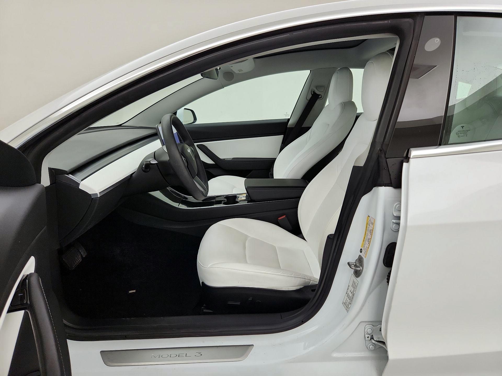 Thumbnail: 2019 Tesla Model 3 - 11