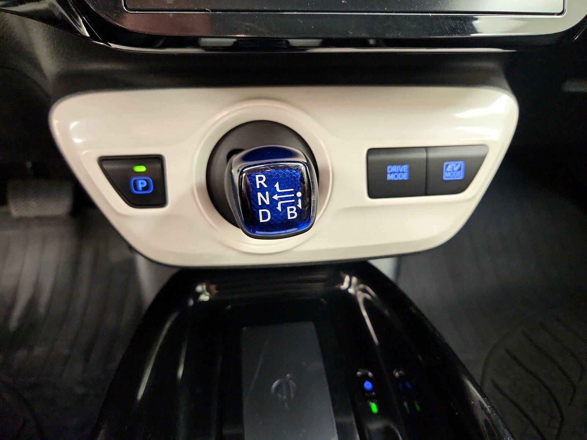 Thumbnail: 2018 Toyota Prius - 18