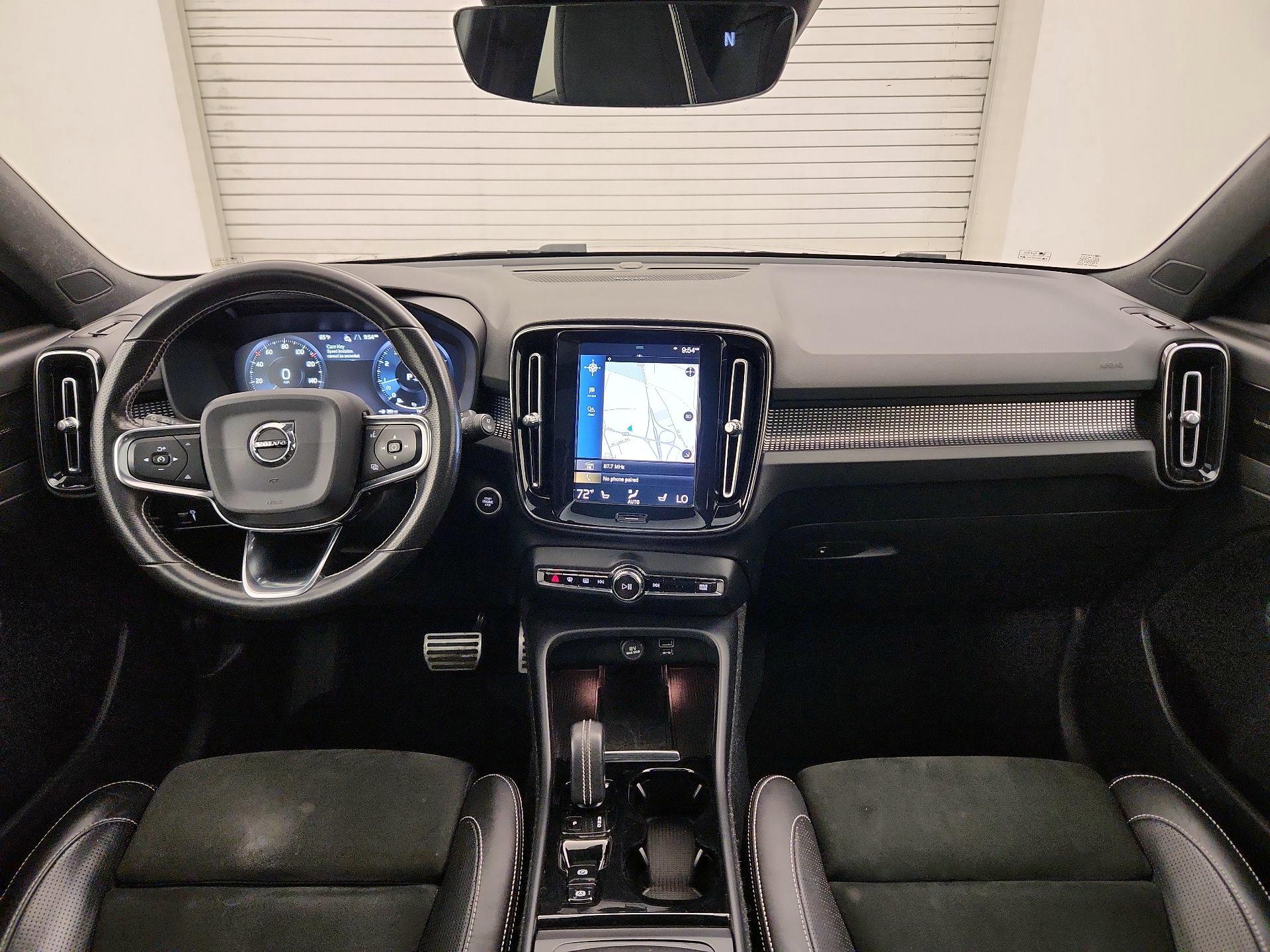 Thumbnail: 2021 Volvo XC40 - 9