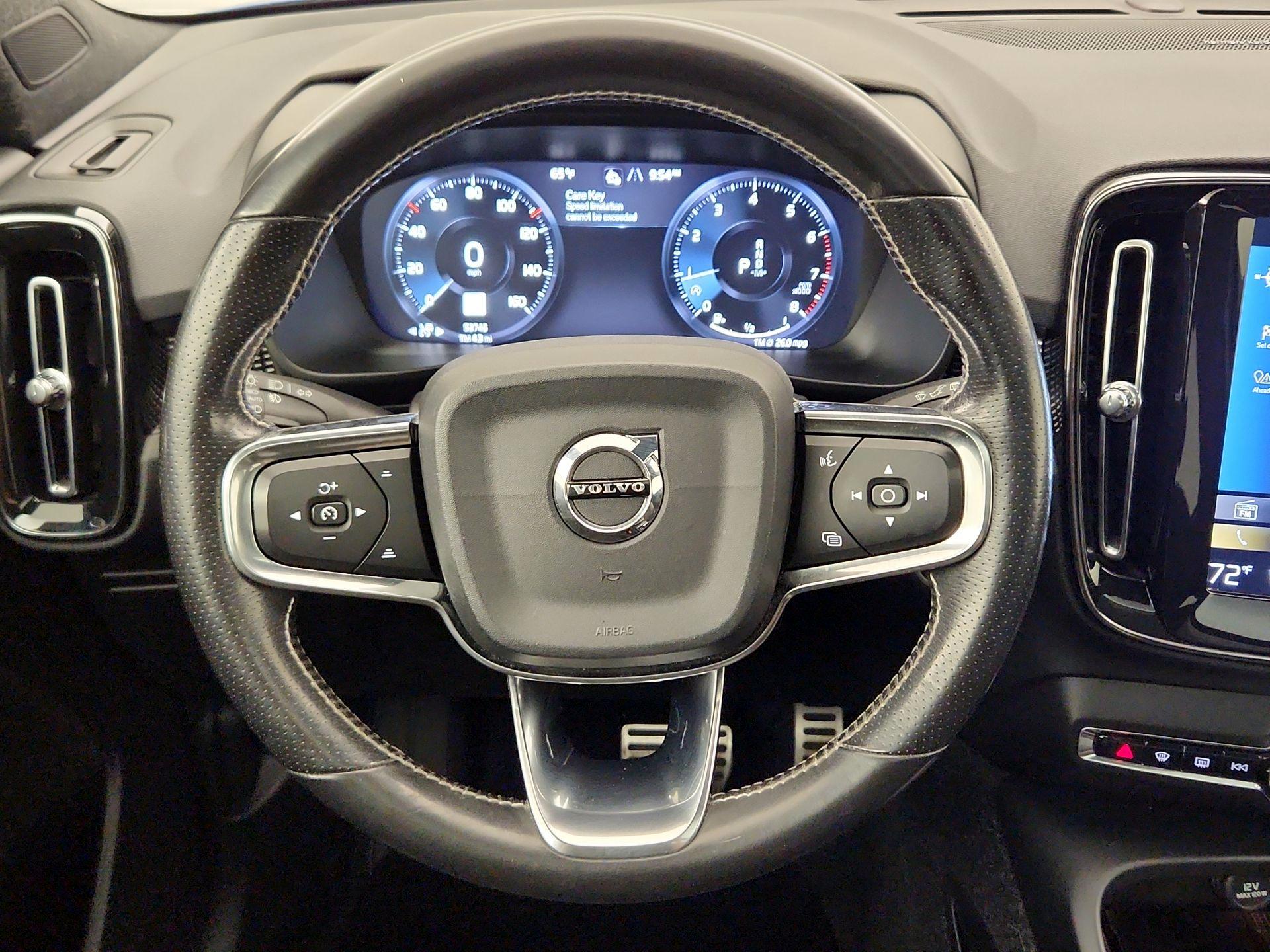 Thumbnail: 2021 Volvo XC40 - 10