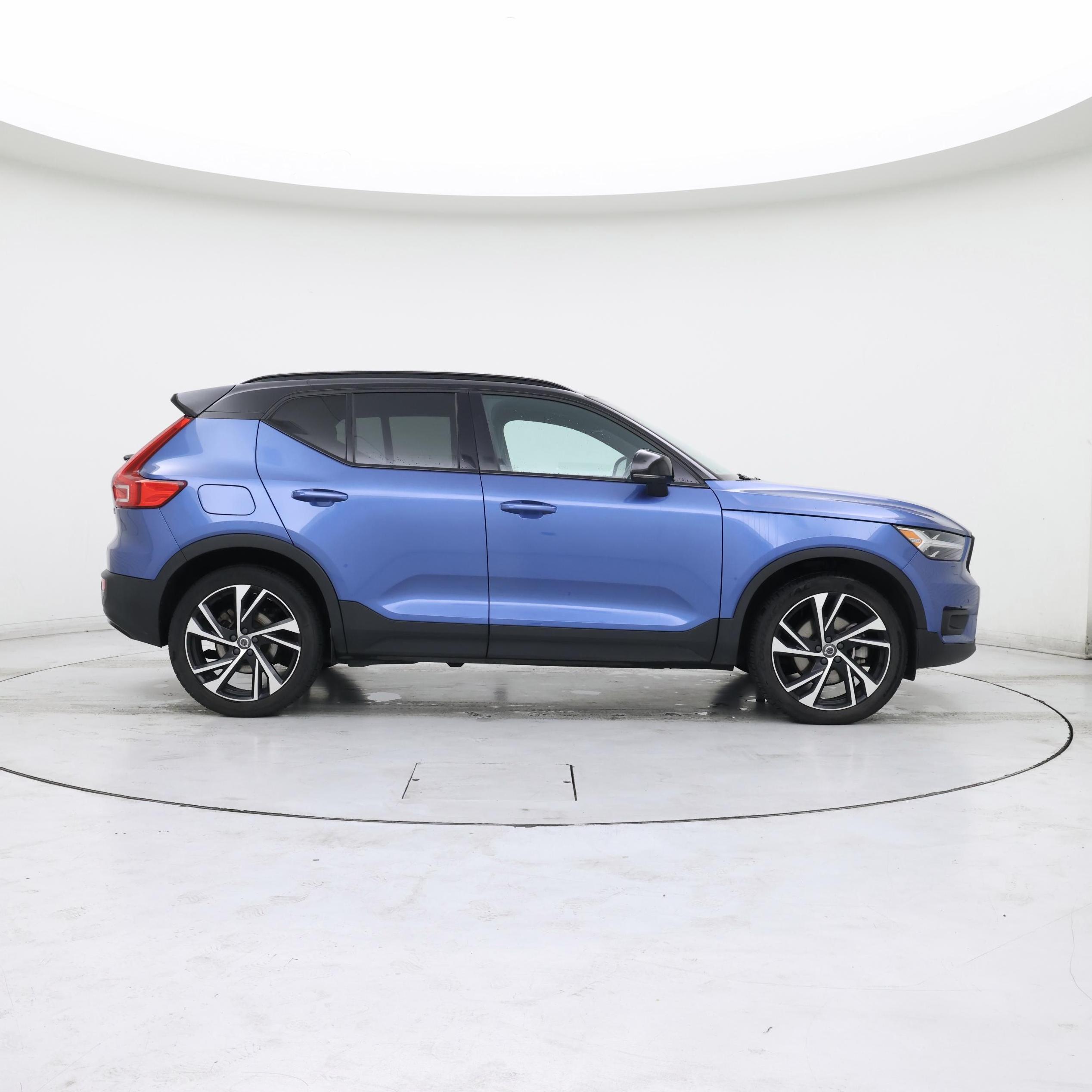 Thumbnail: 2021 Volvo XC40 - 7
