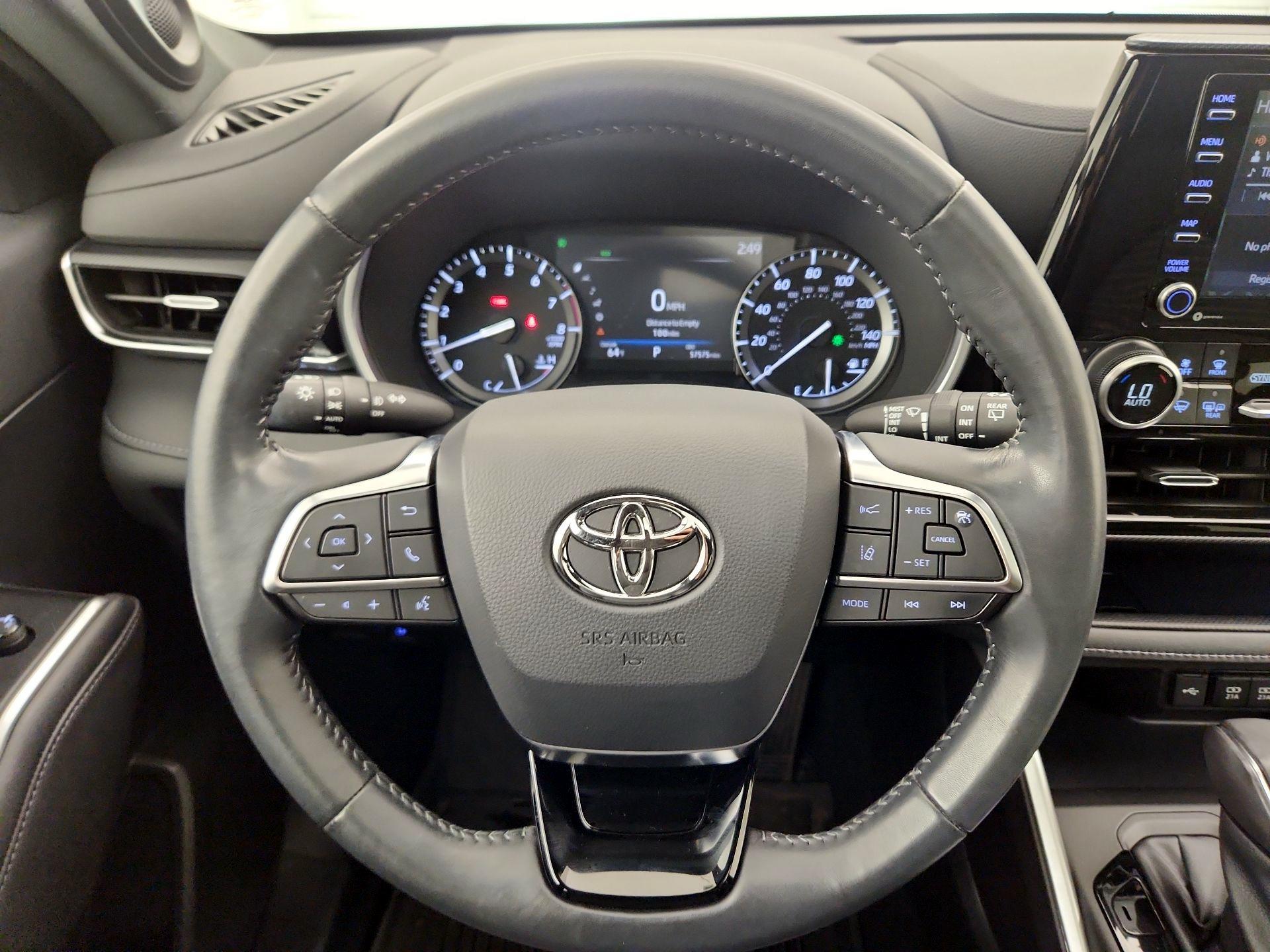 Thumbnail: 2021 Toyota Highlander - 10
