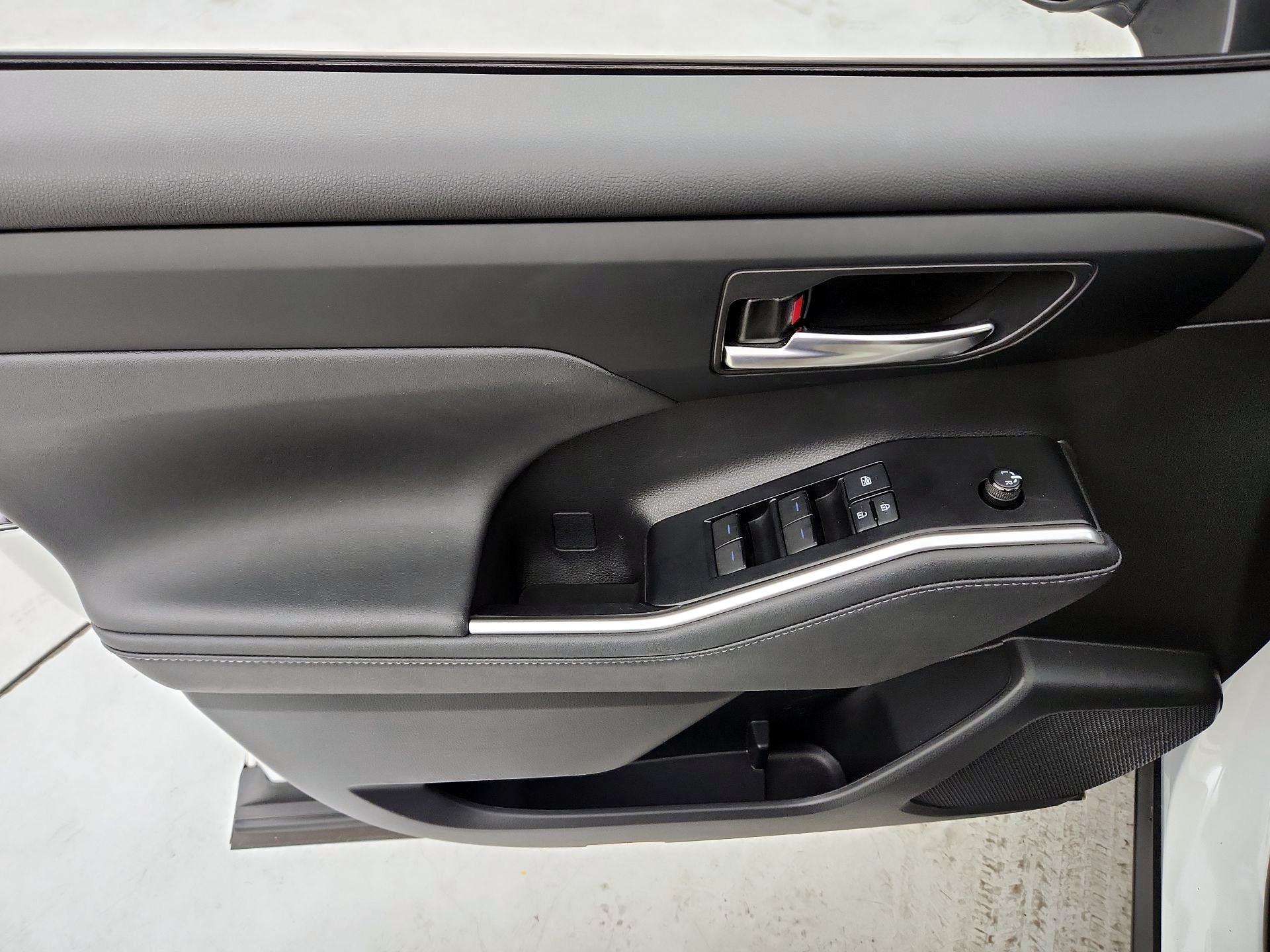 Thumbnail: 2021 Toyota Highlander - 12