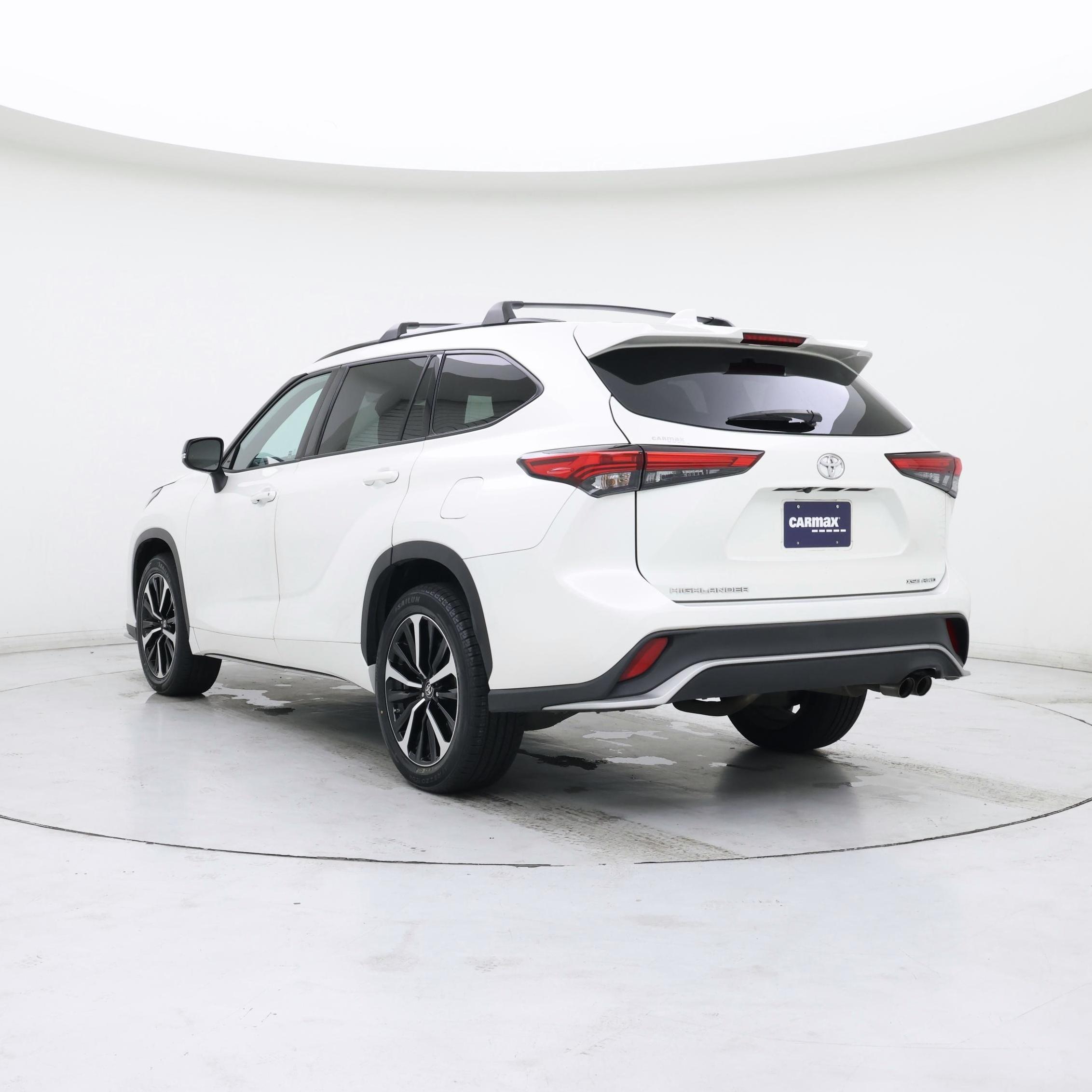 Thumbnail: 2021 Toyota Highlander - 2