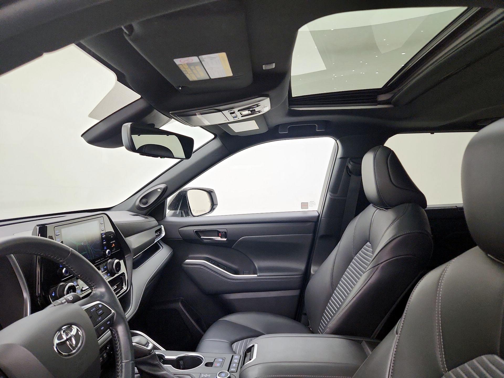 Thumbnail: 2021 Toyota Highlander - 20