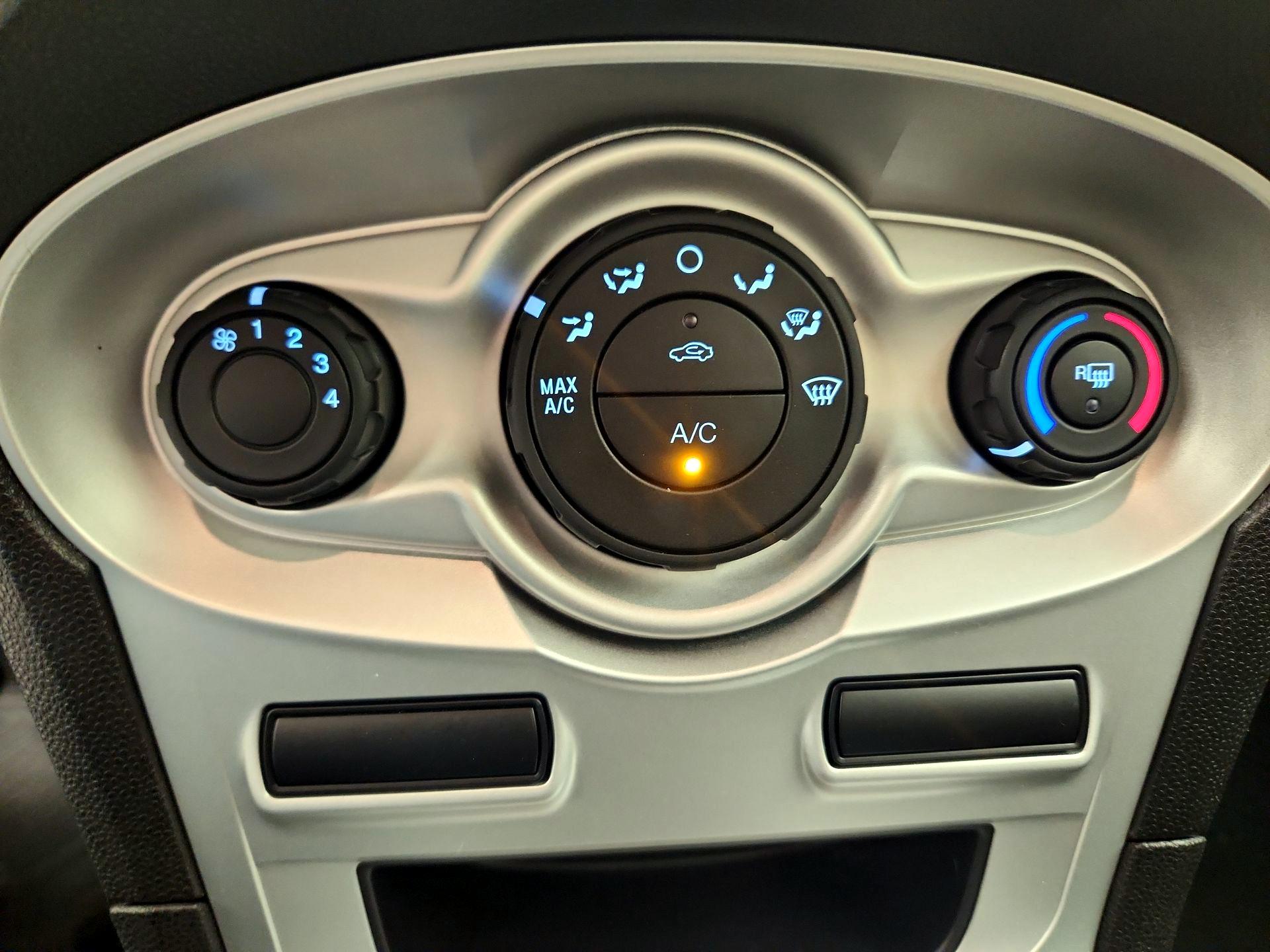Thumbnail: 2019 Ford Fiesta - 16