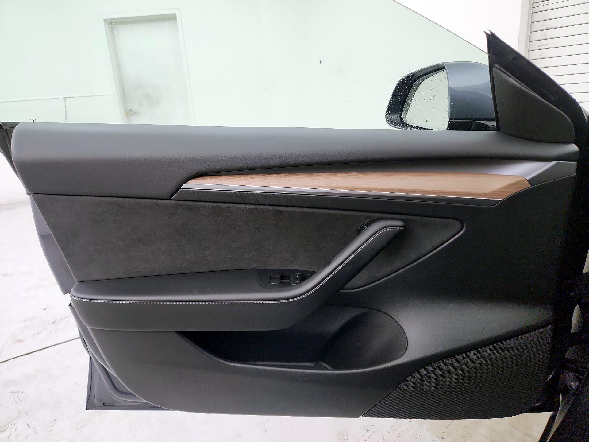 Thumbnail: 2023 Tesla Model 3 - 12