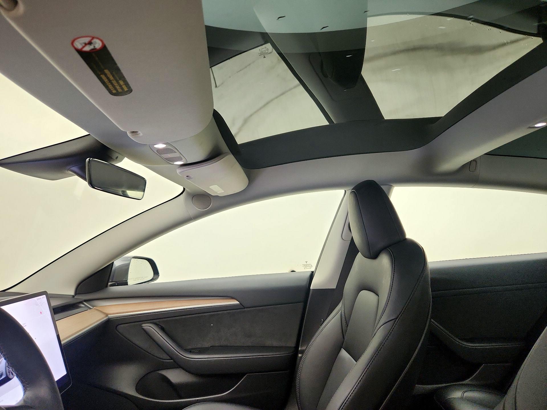 Thumbnail: 2023 Tesla Model 3 - 19
