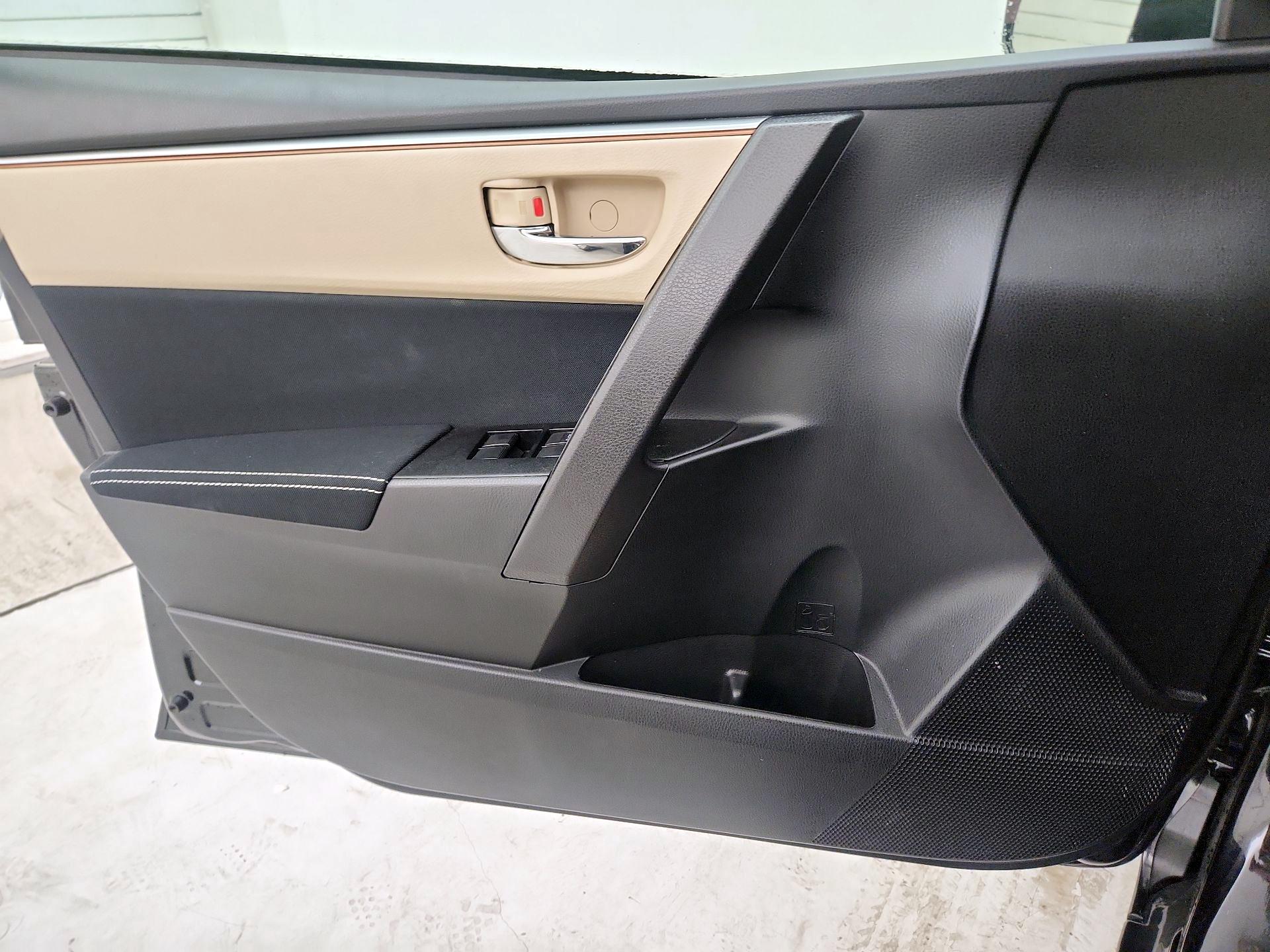 Thumbnail: 2014 Toyota Corolla - 10