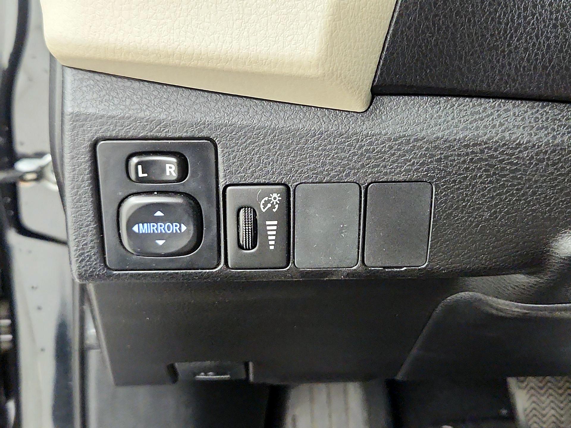 Thumbnail: 2014 Toyota Corolla - 11