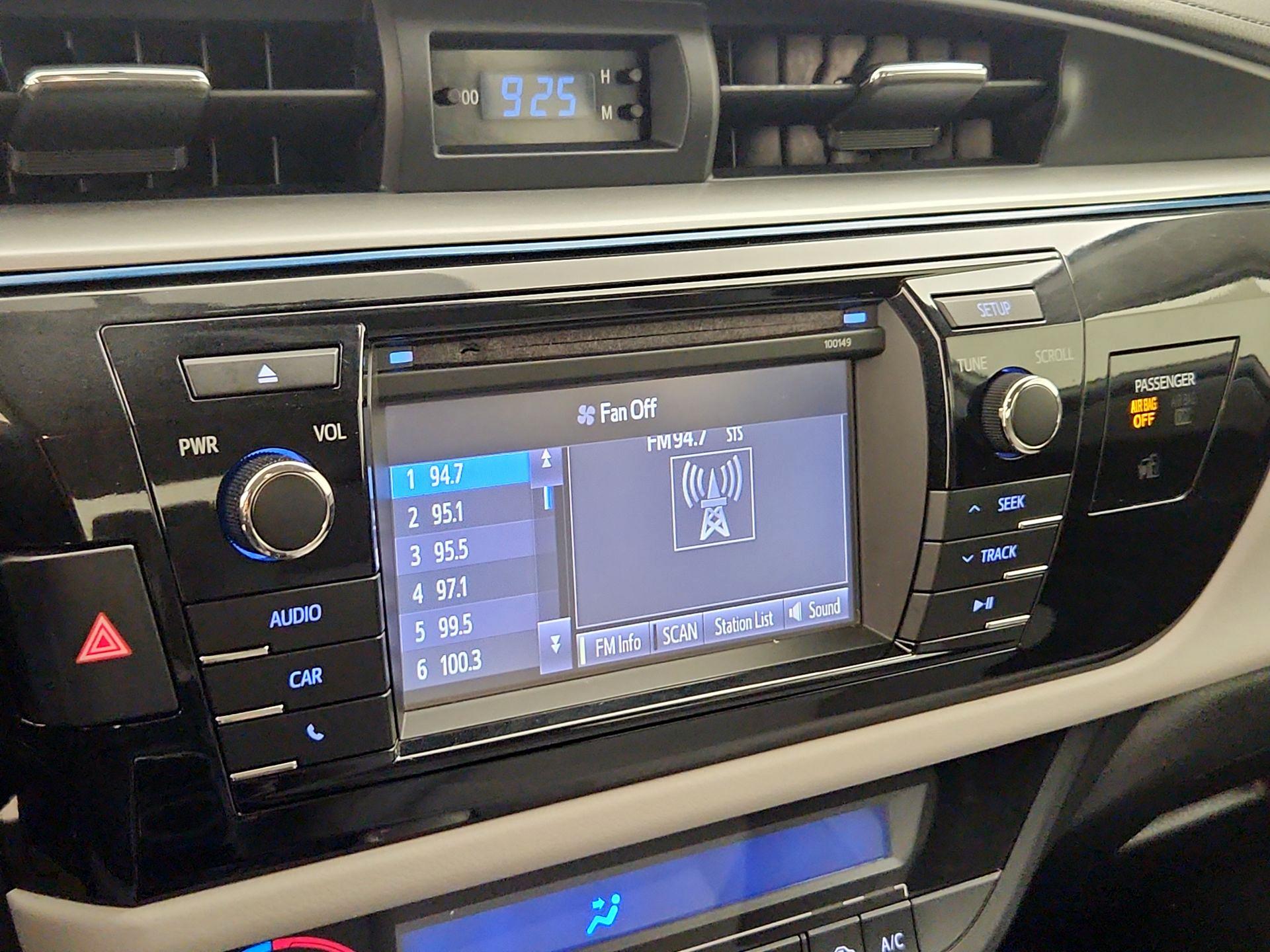 Thumbnail: 2015 Toyota Corolla - 15