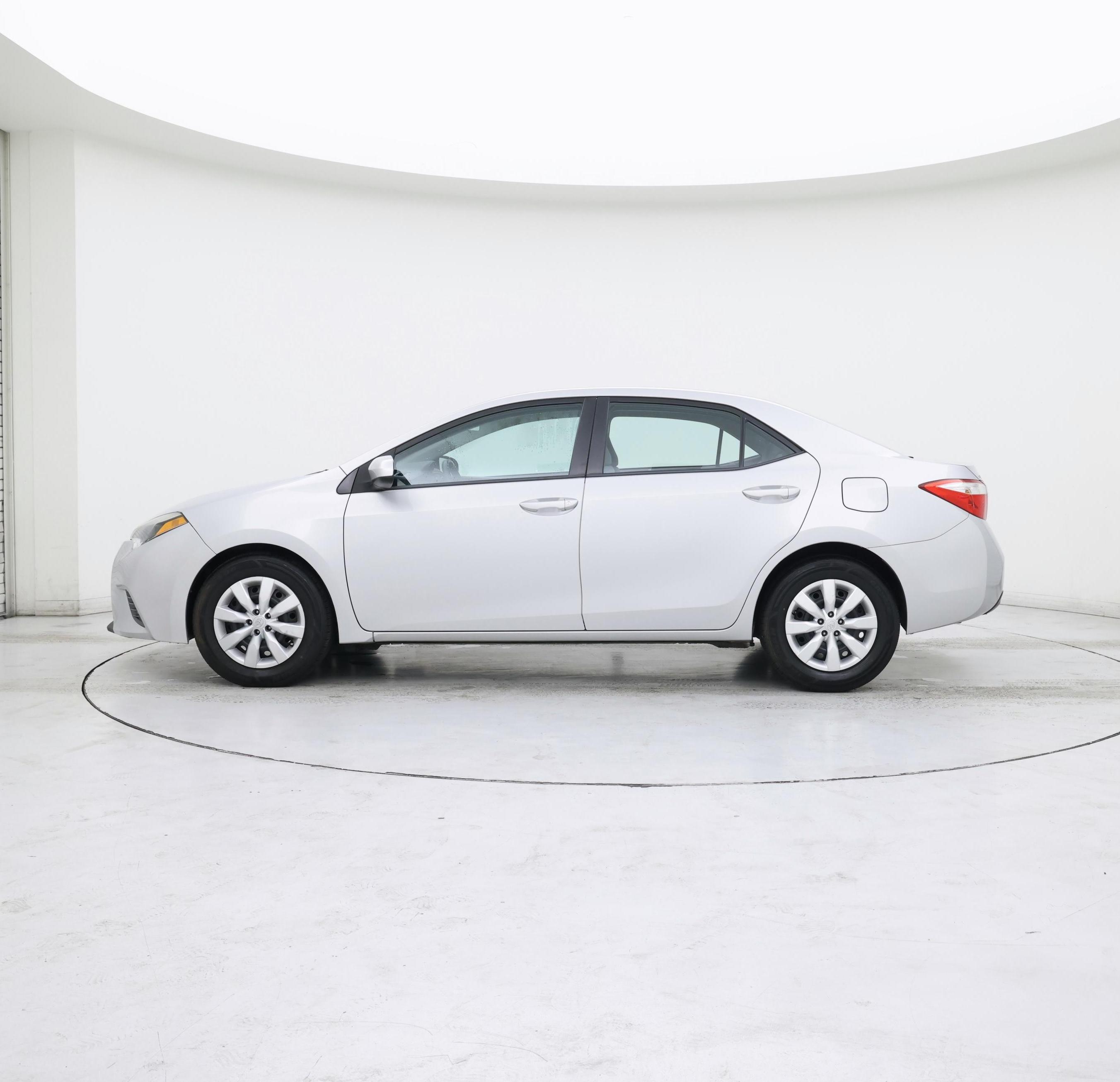 Thumbnail: 2015 Toyota Corolla - 3