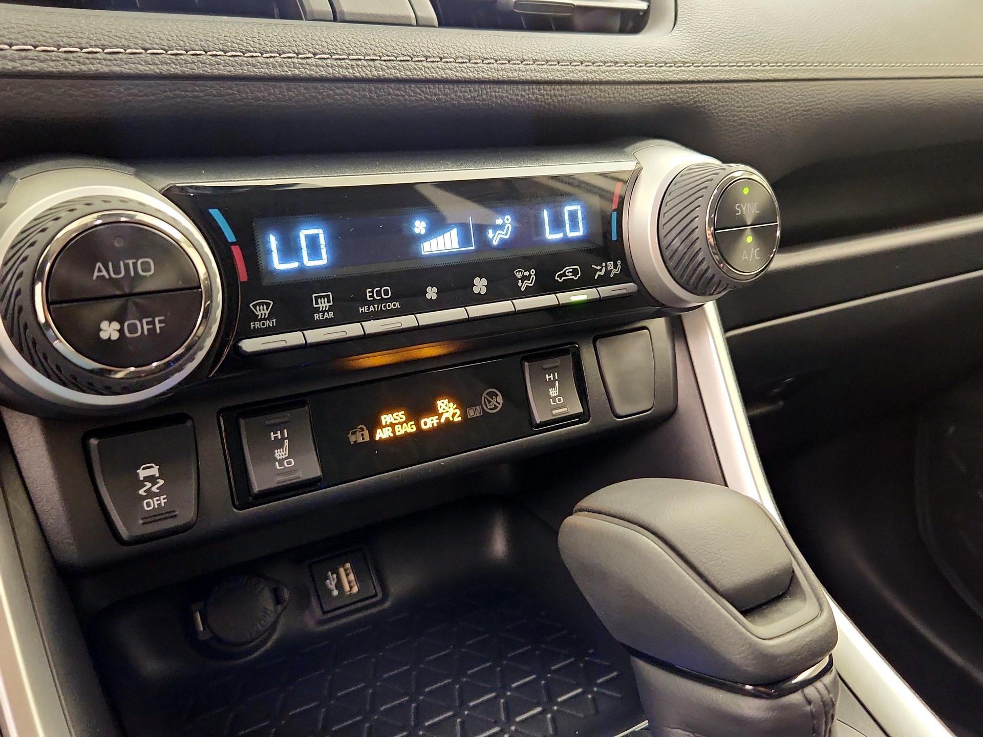 Thumbnail: 2024 Toyota RAV4 - 17