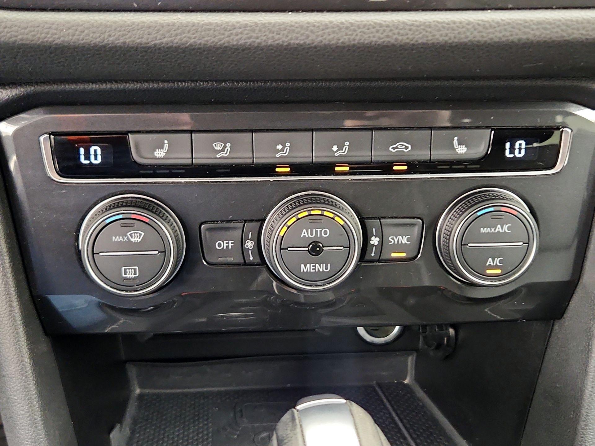 Thumbnail: 2021 Volkswagen Tiguan - 16