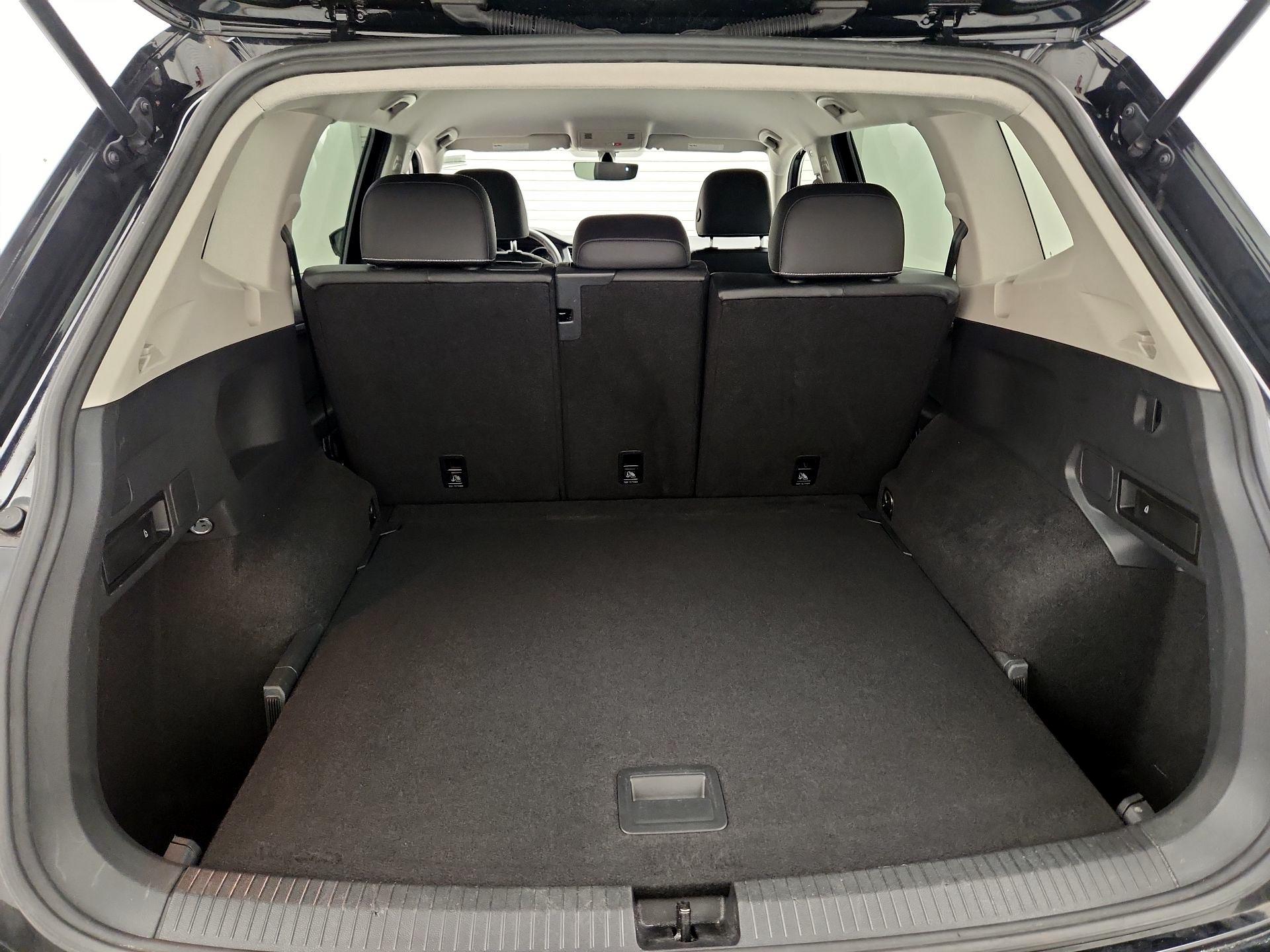 Thumbnail: 2021 Volkswagen Tiguan - 20