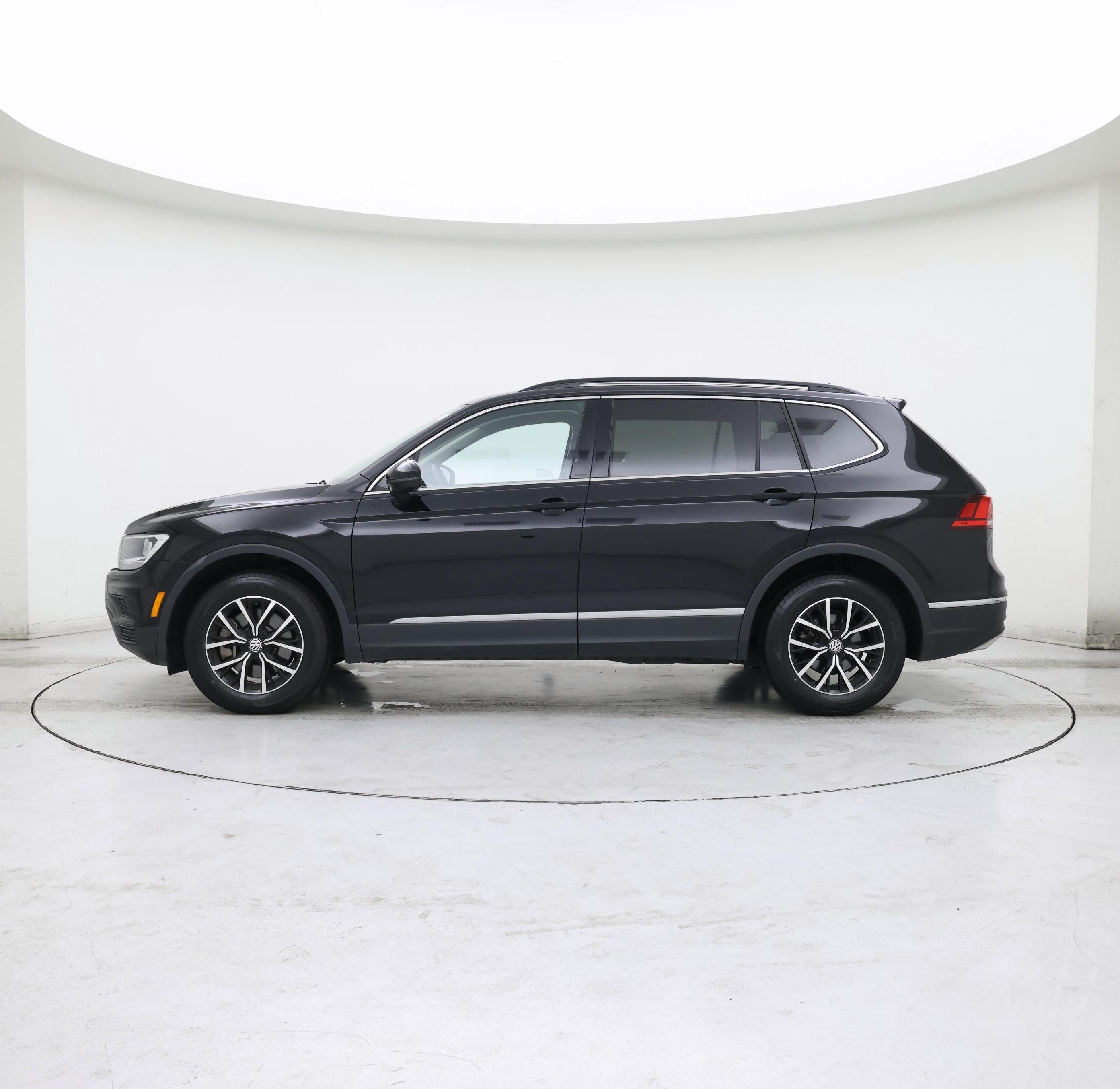 Thumbnail: 2021 Volkswagen Tiguan - 3