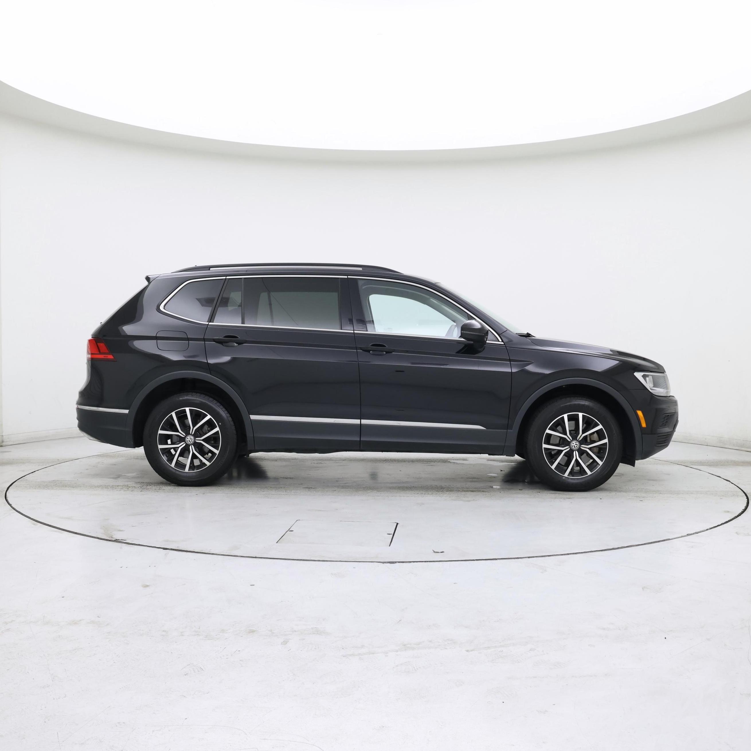 Thumbnail: 2021 Volkswagen Tiguan - 7