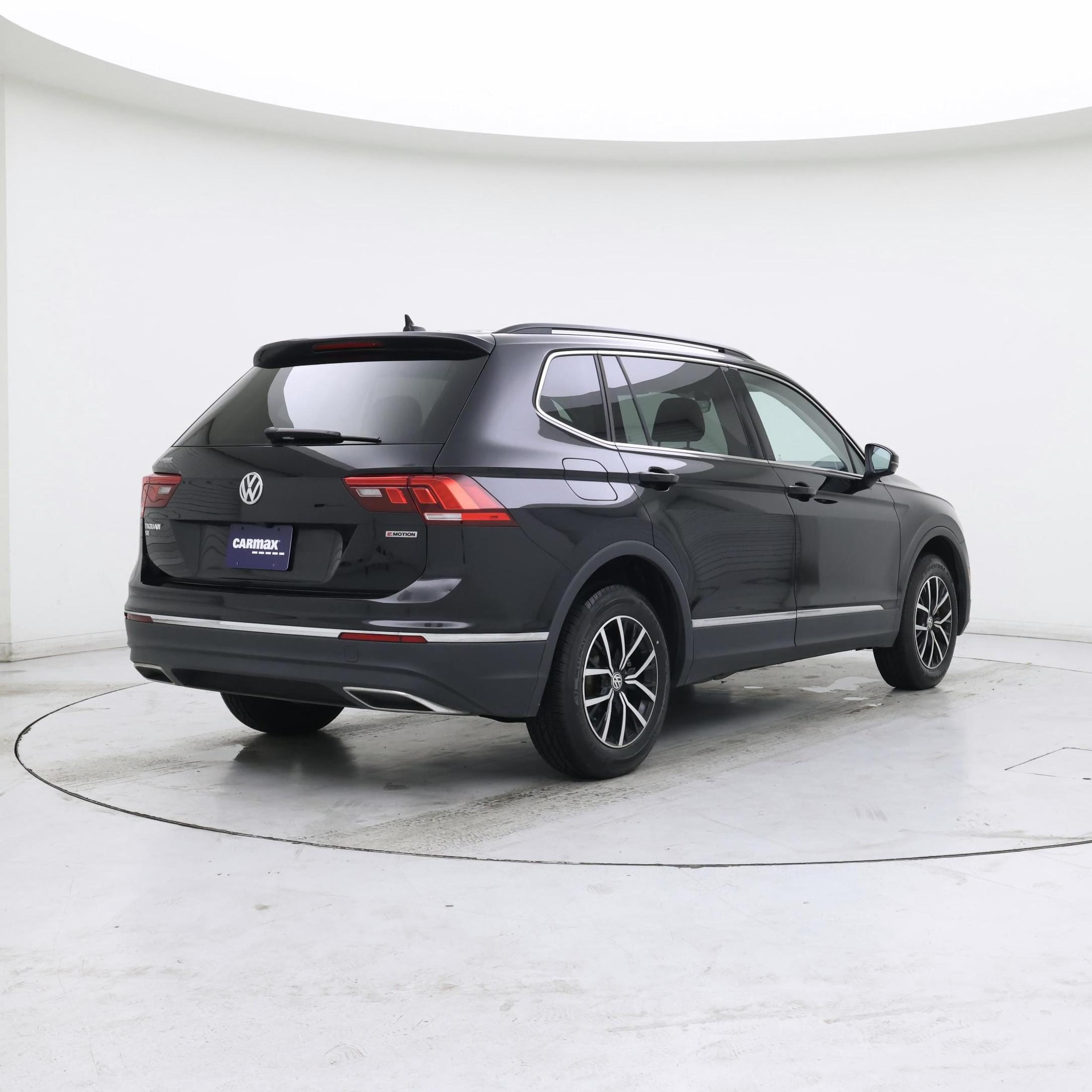 Thumbnail: 2021 Volkswagen Tiguan - 8