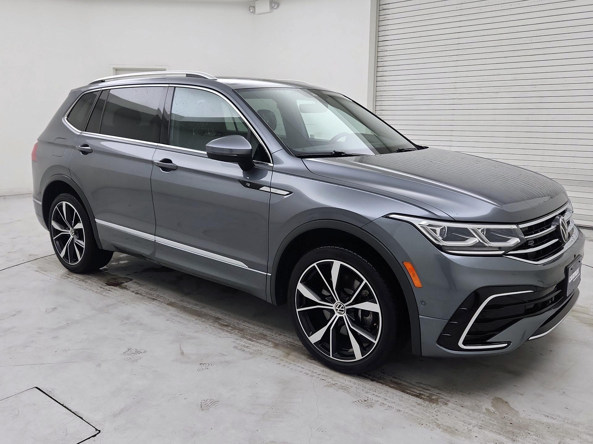 Thumbnail: 2022 Volkswagen Tiguan - 1