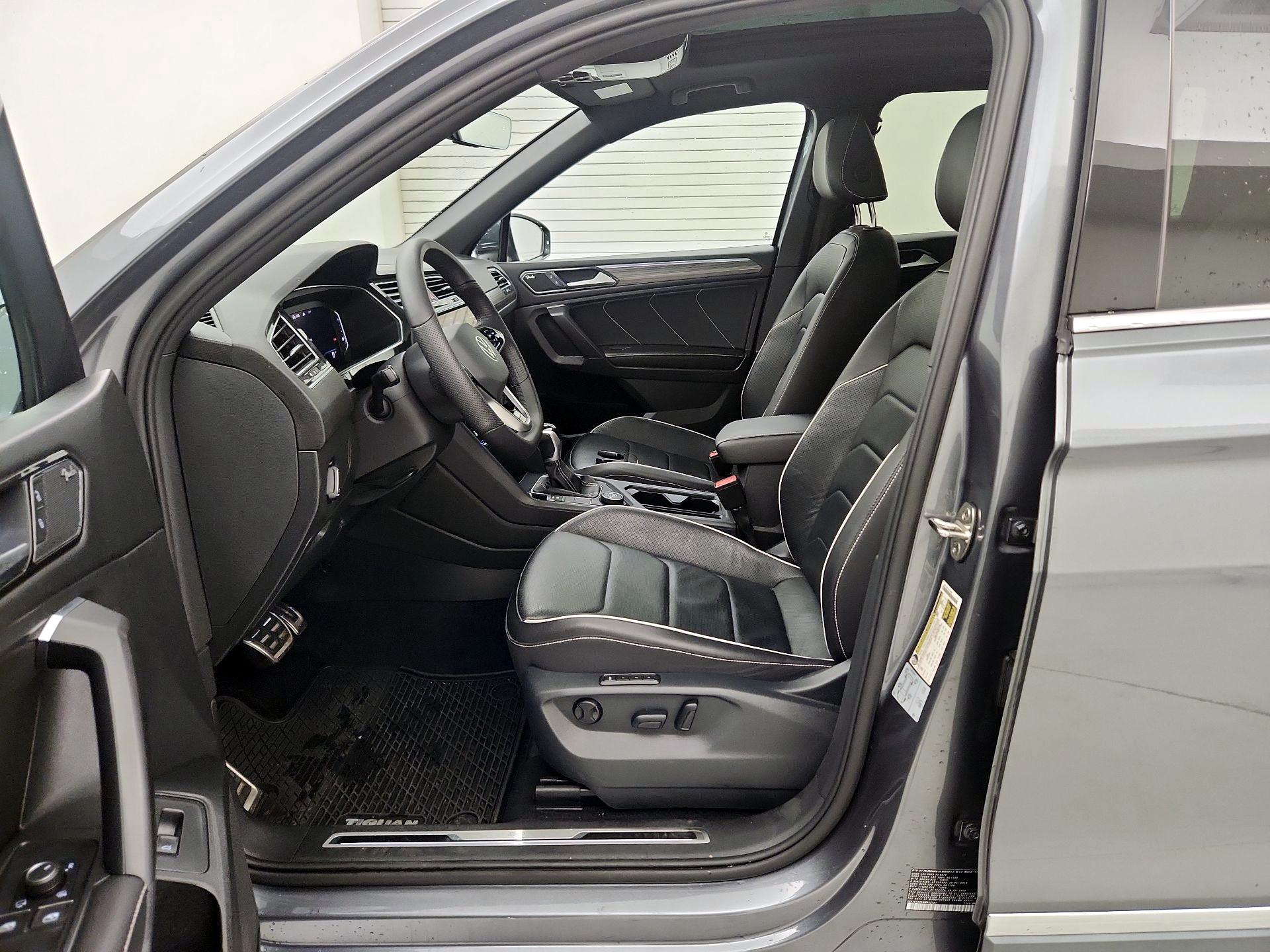 Thumbnail: 2022 Volkswagen Tiguan - 9