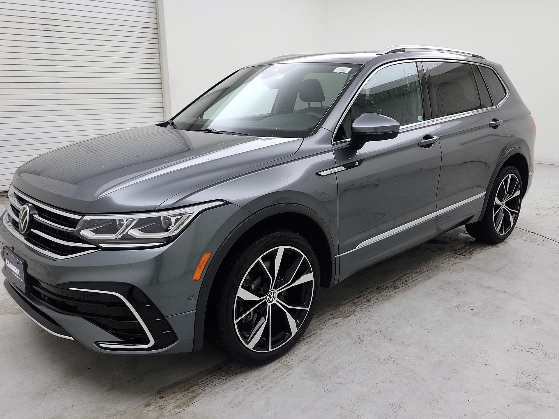 Thumbnail: 2022 Volkswagen Tiguan - 3