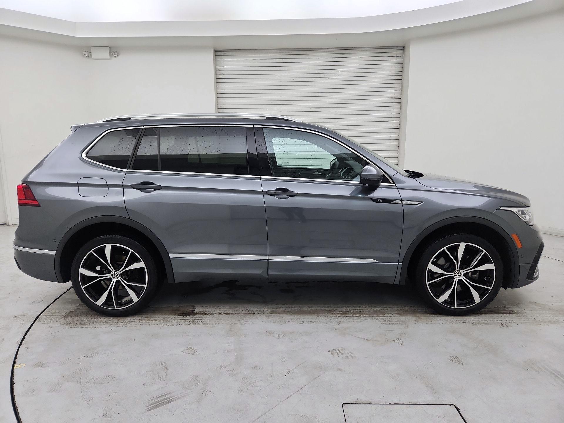Thumbnail: 2022 Volkswagen Tiguan - 4