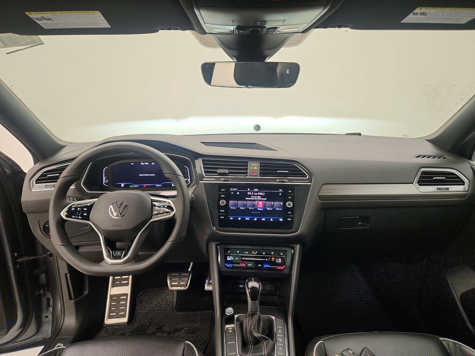 Thumbnail: 2022 Volkswagen Tiguan - 8