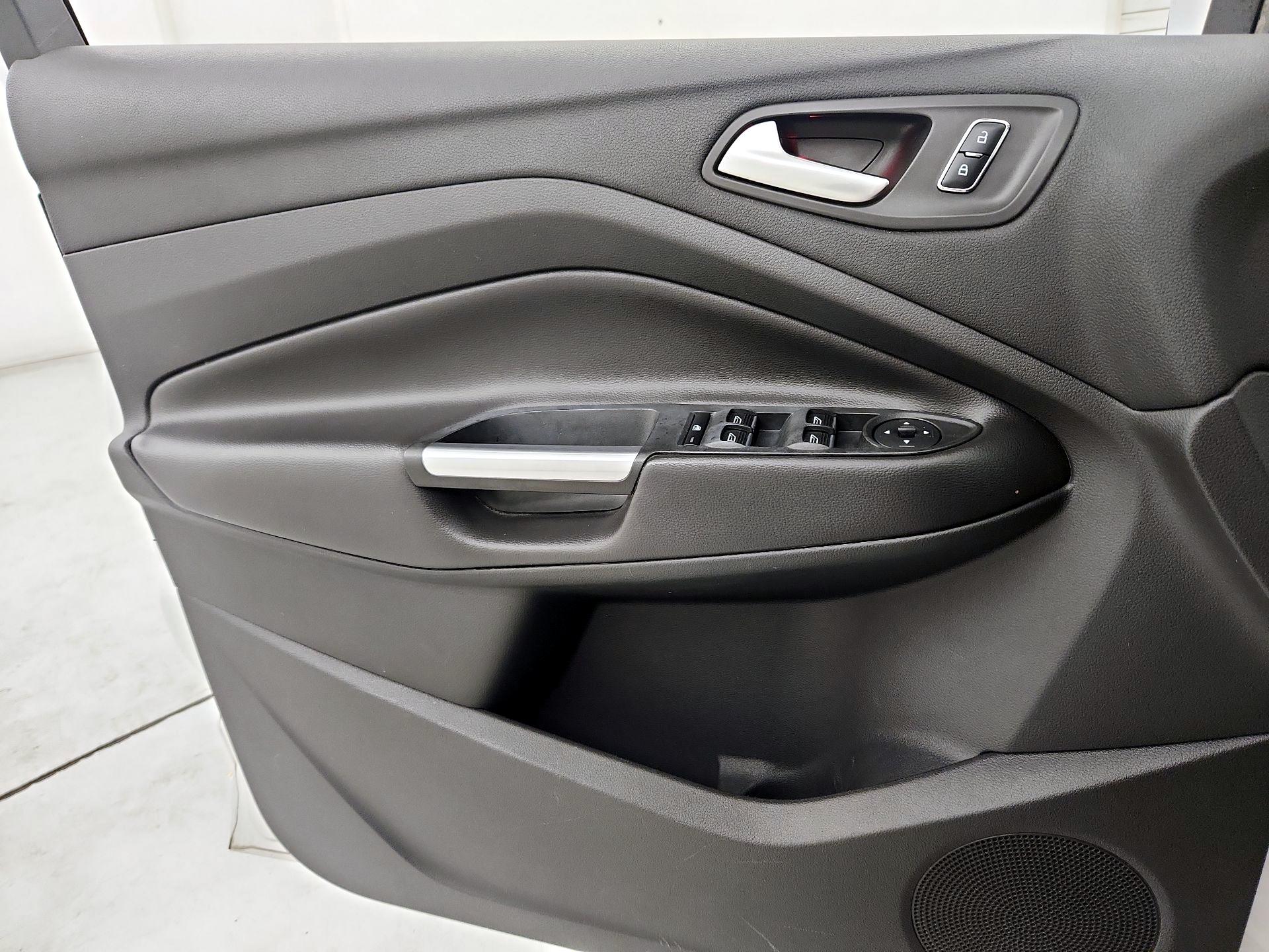 Thumbnail: 2016 Ford C-Max - 12
