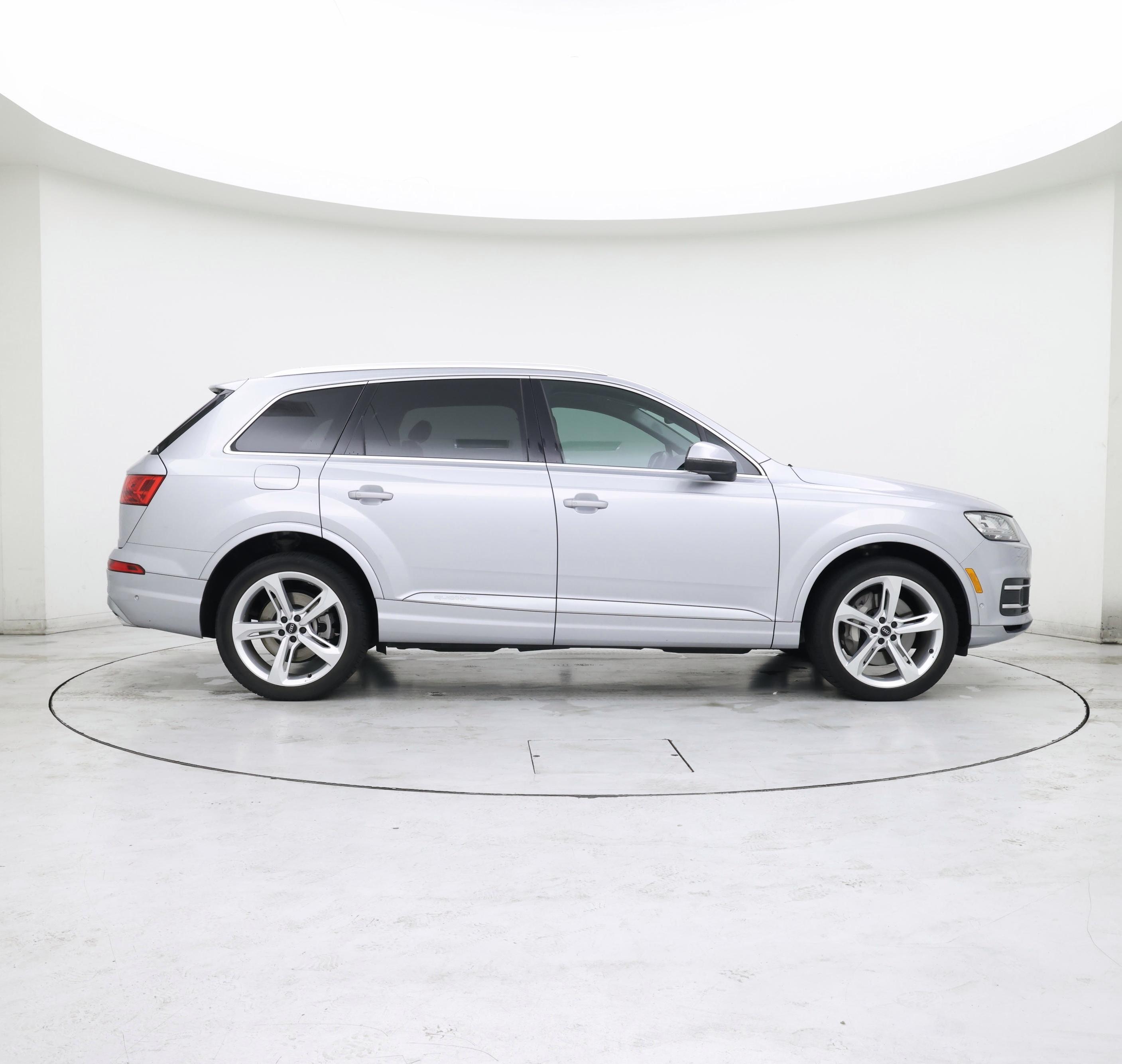 Thumbnail: 2019 Audi Q7 - 7