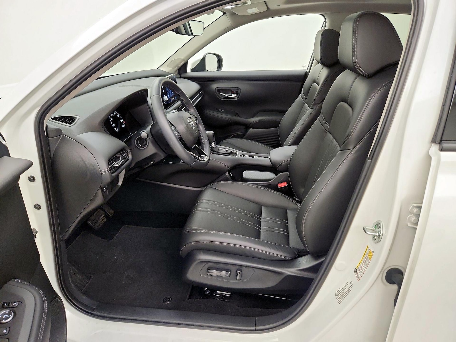 2025 Honda HR-V EX-L - Photo 12