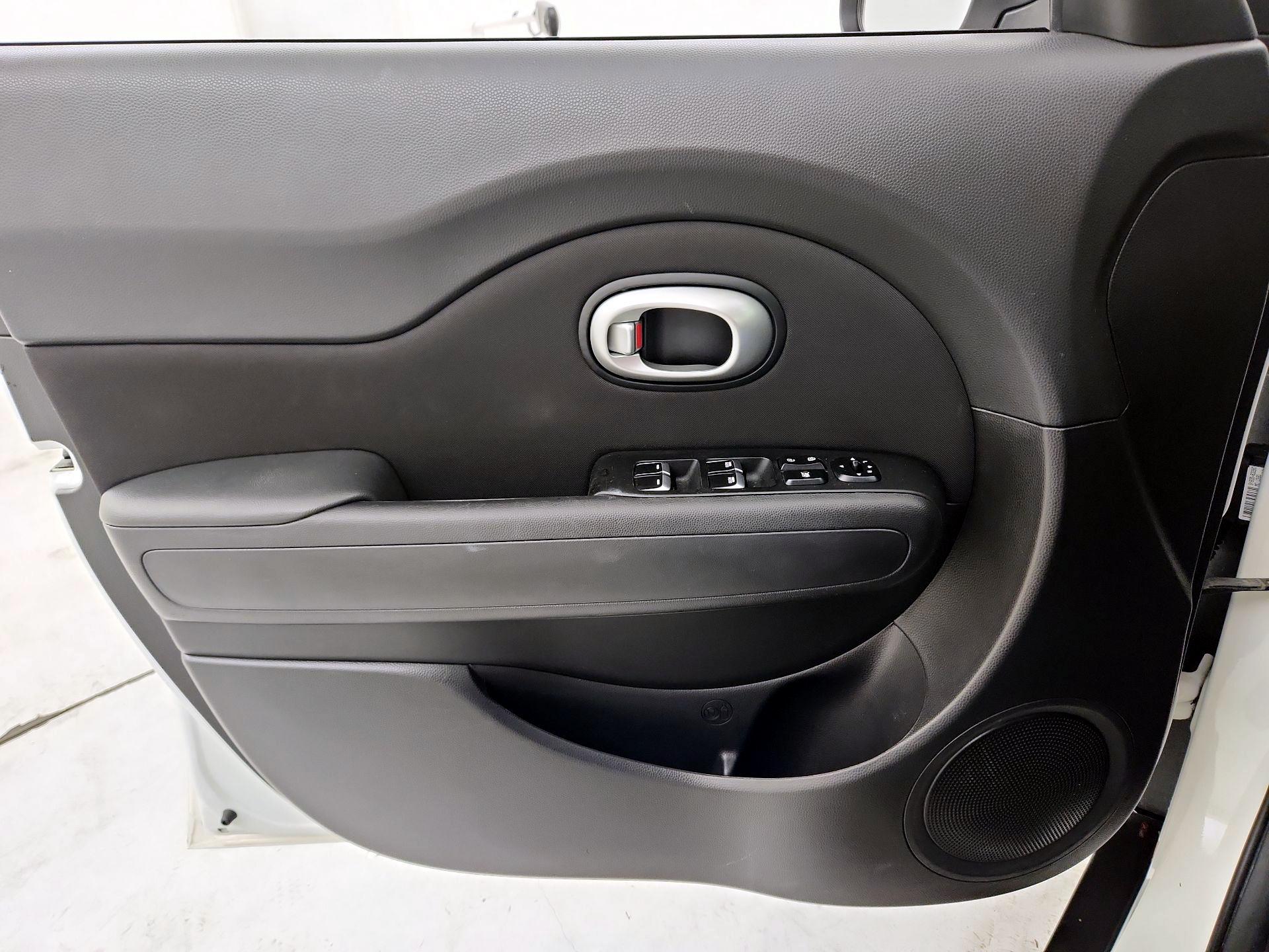 Thumbnail: 2018 Kia Soul - 12