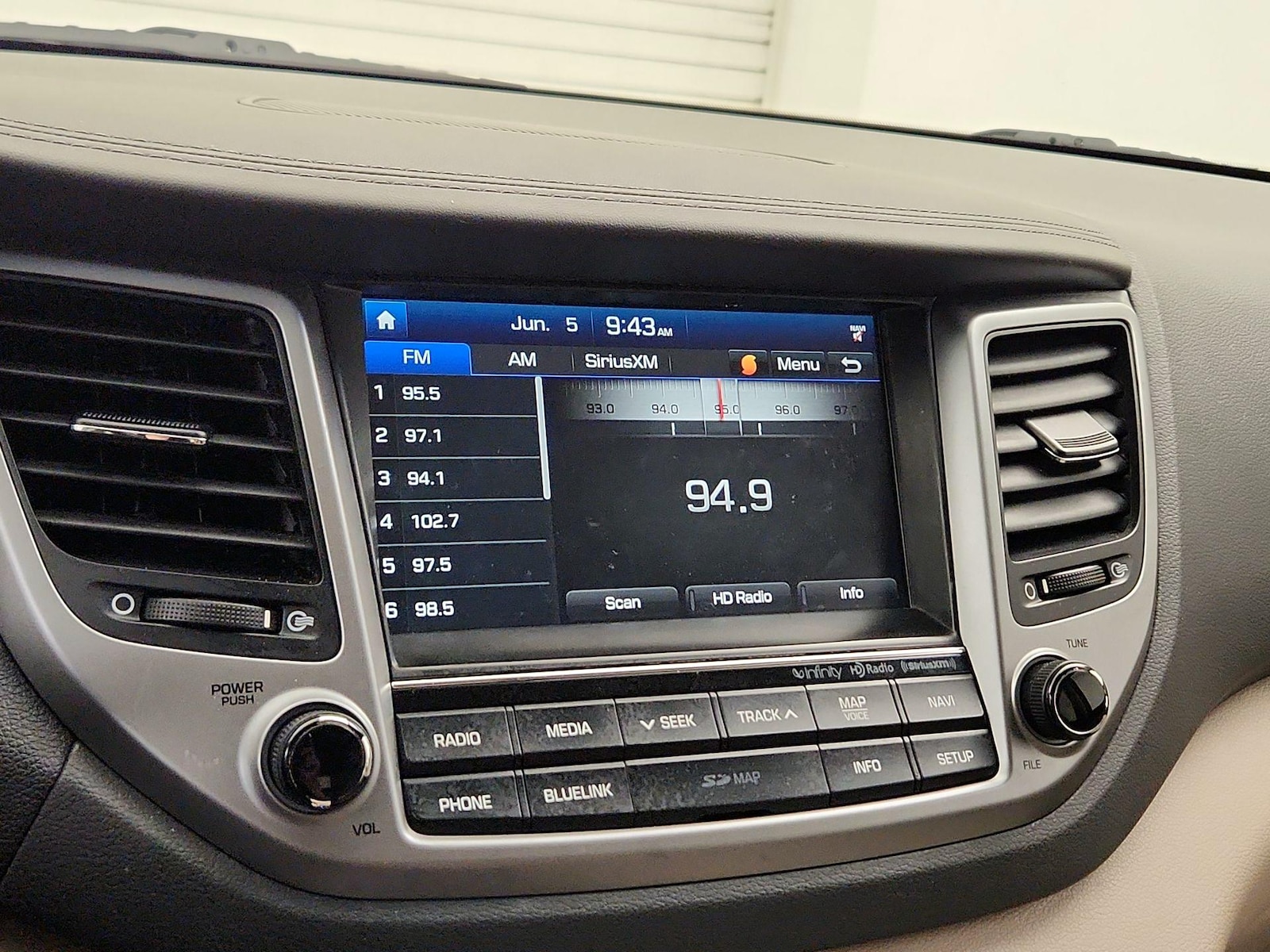 2017 Hyundai Tucson Limited - Photo 17