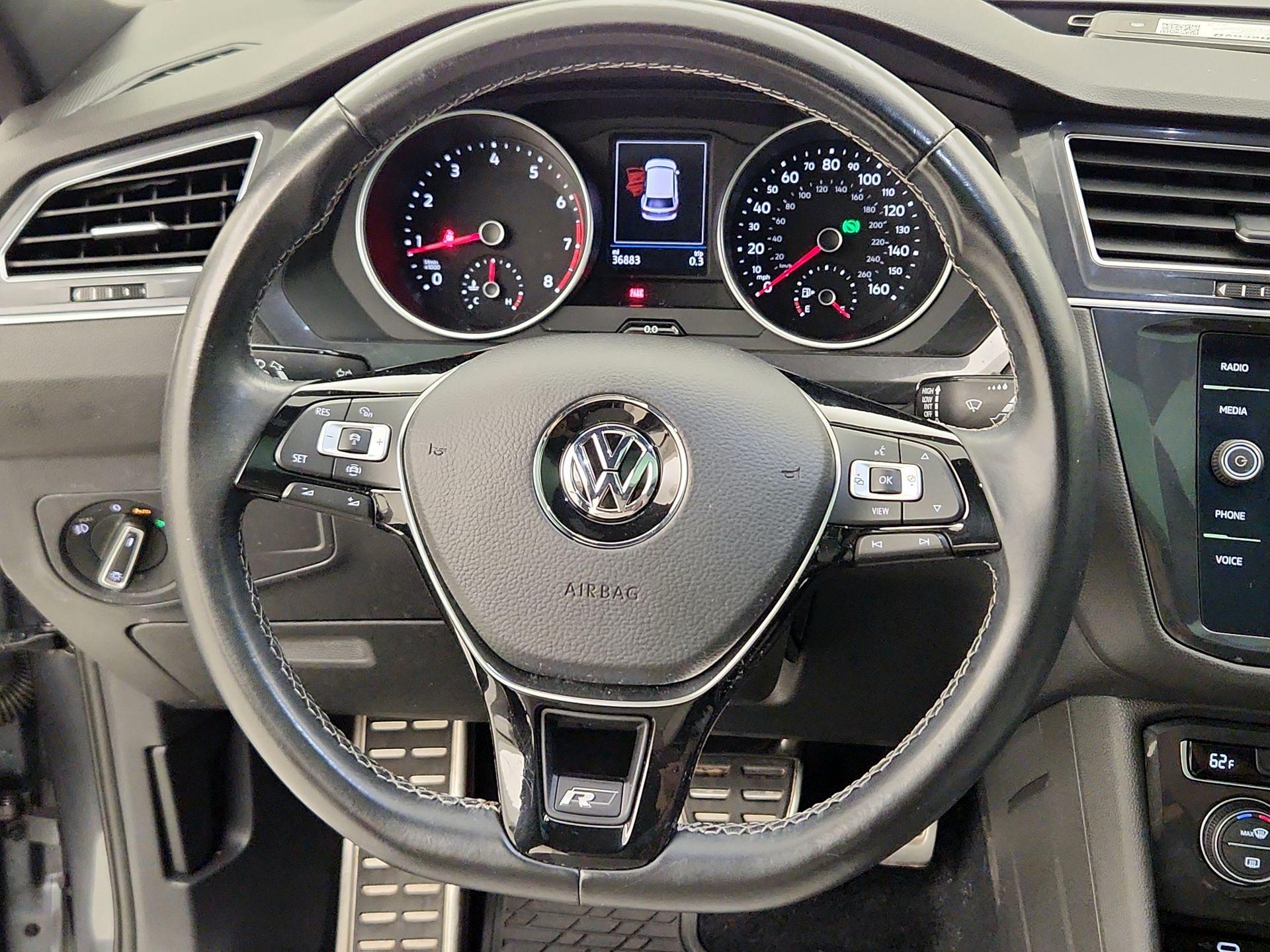 Thumbnail: 2021 Volkswagen Tiguan - 10