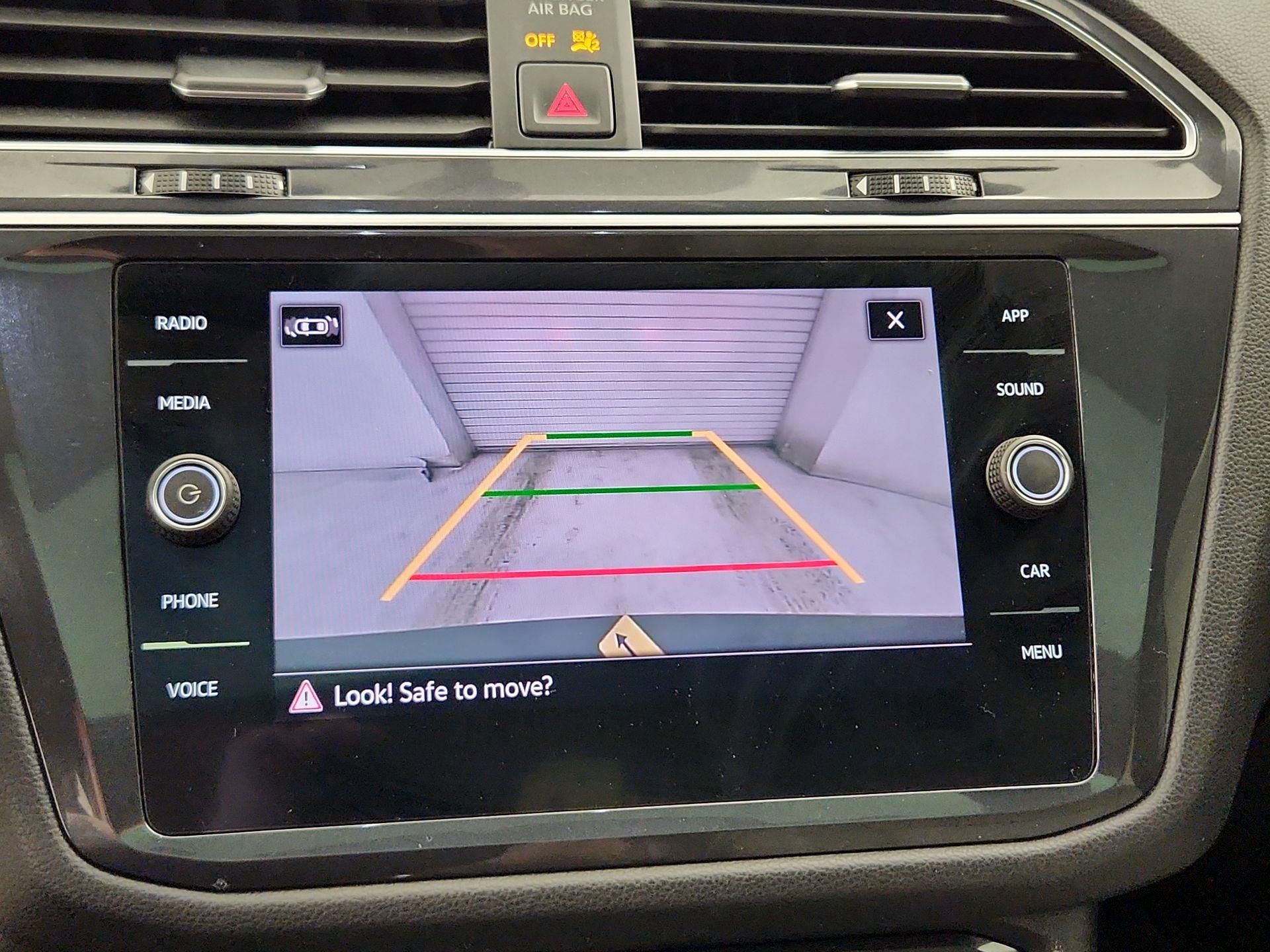 Thumbnail: 2021 Volkswagen Tiguan - 14