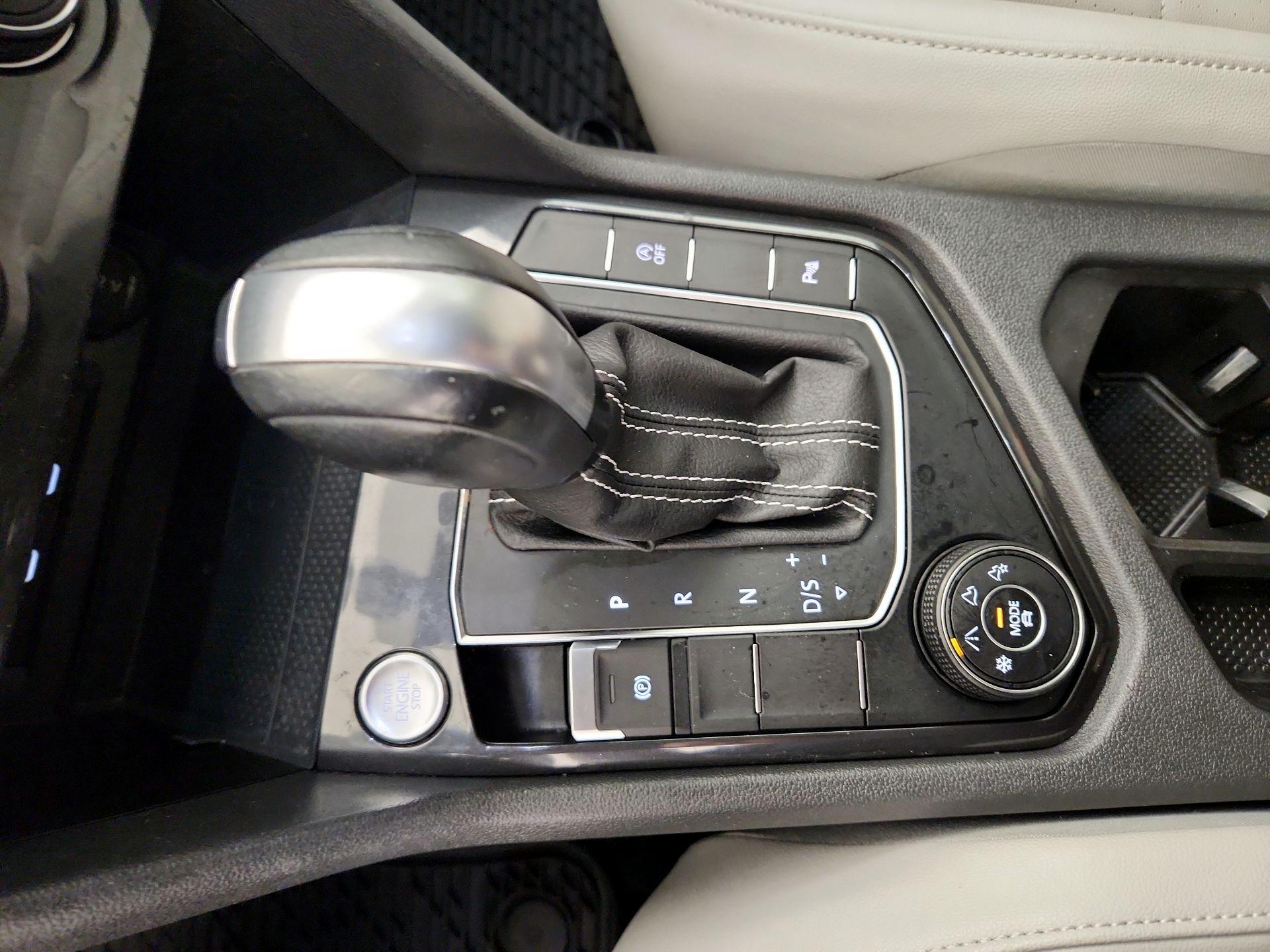 Thumbnail: 2021 Volkswagen Tiguan - 17