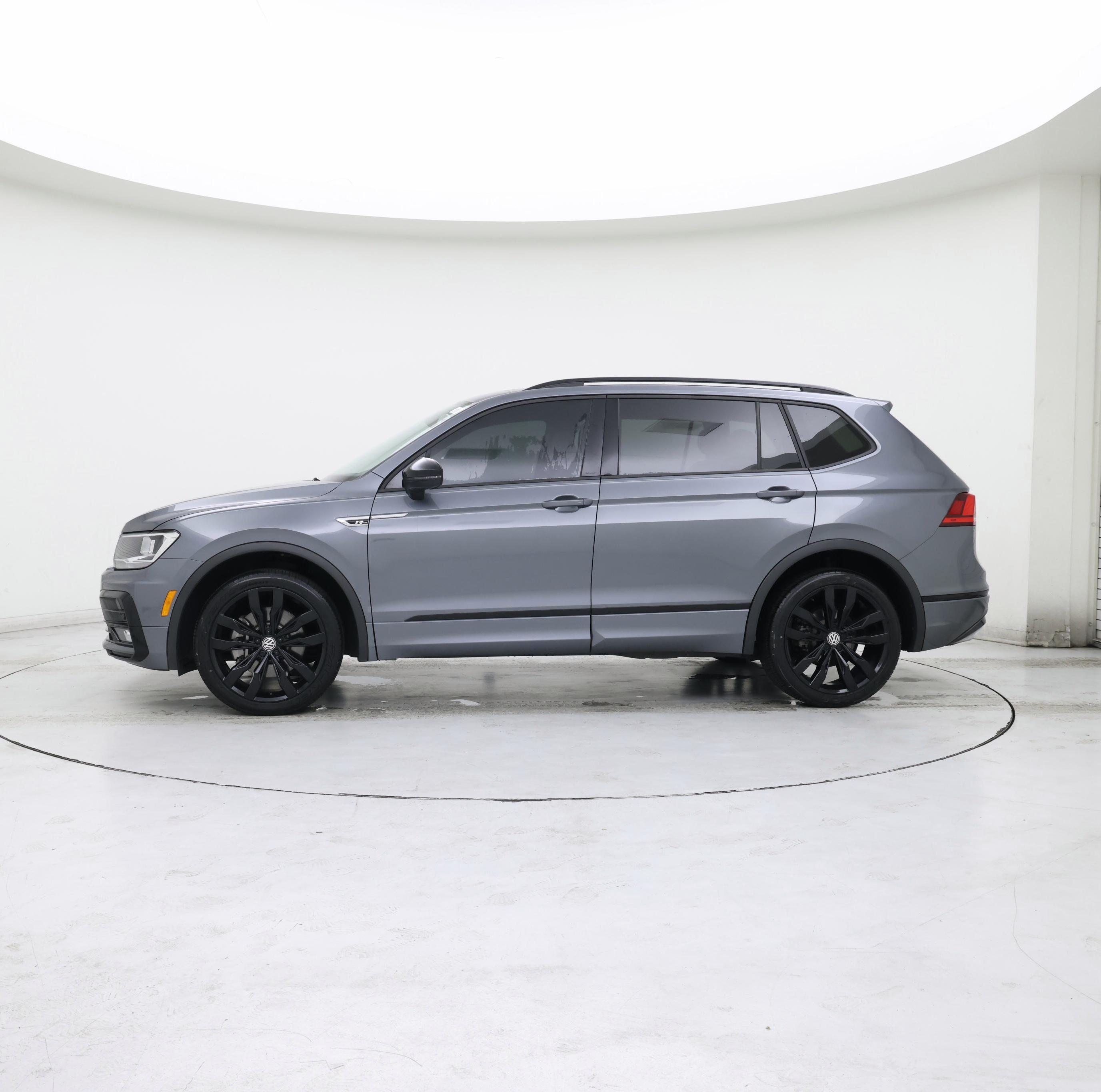 Thumbnail: 2021 Volkswagen Tiguan - 3