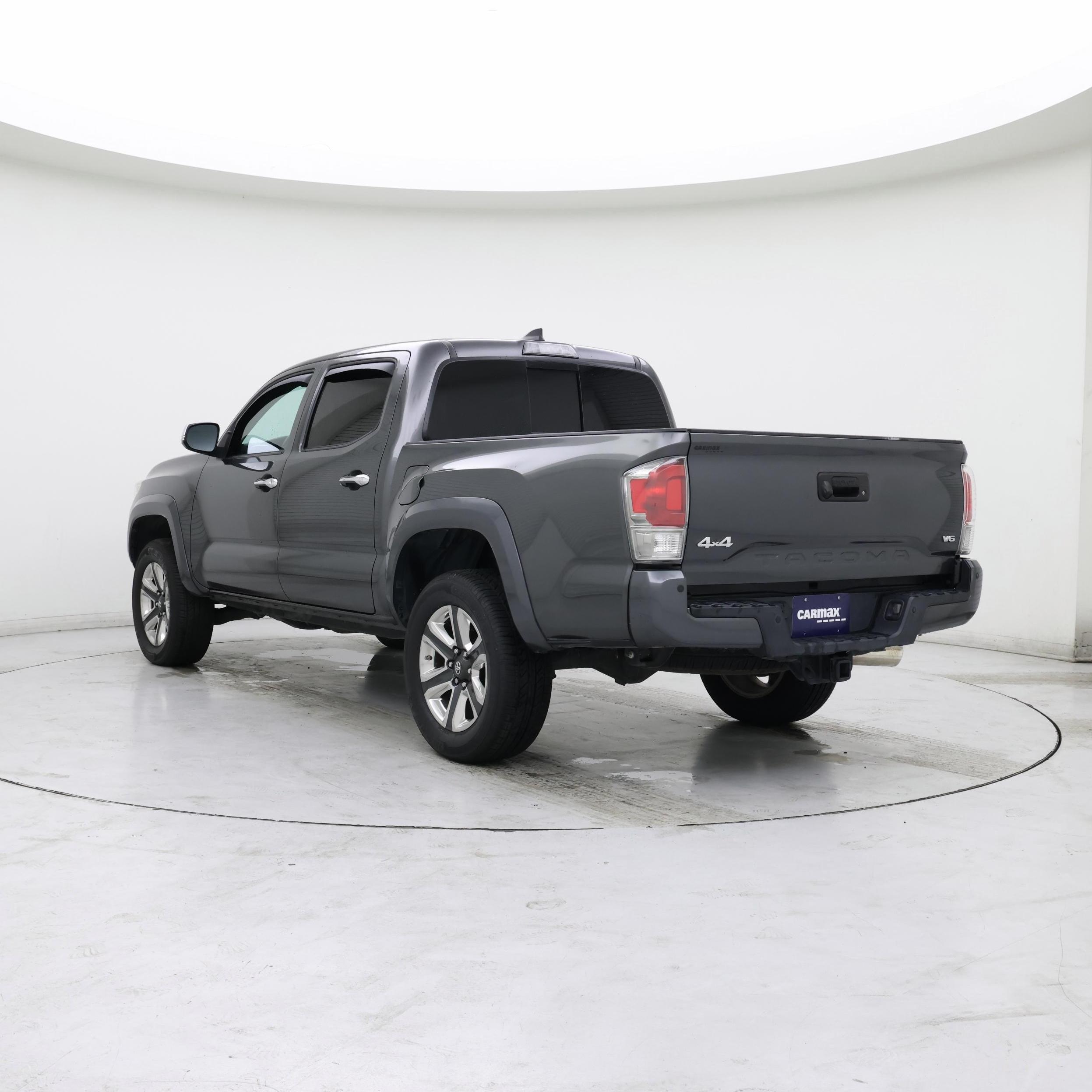 Thumbnail: 2017 Toyota Tacoma - 2