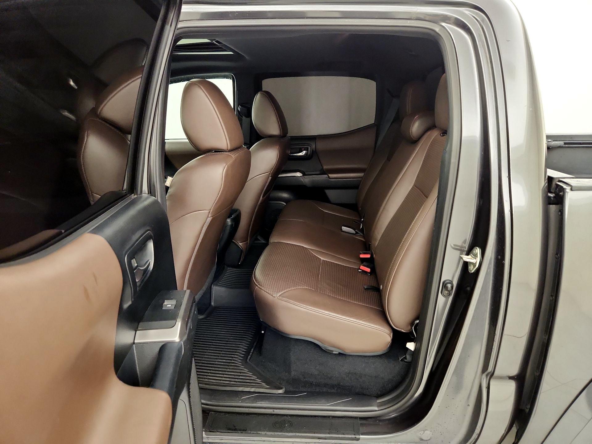 Thumbnail: 2017 Toyota Tacoma - 20