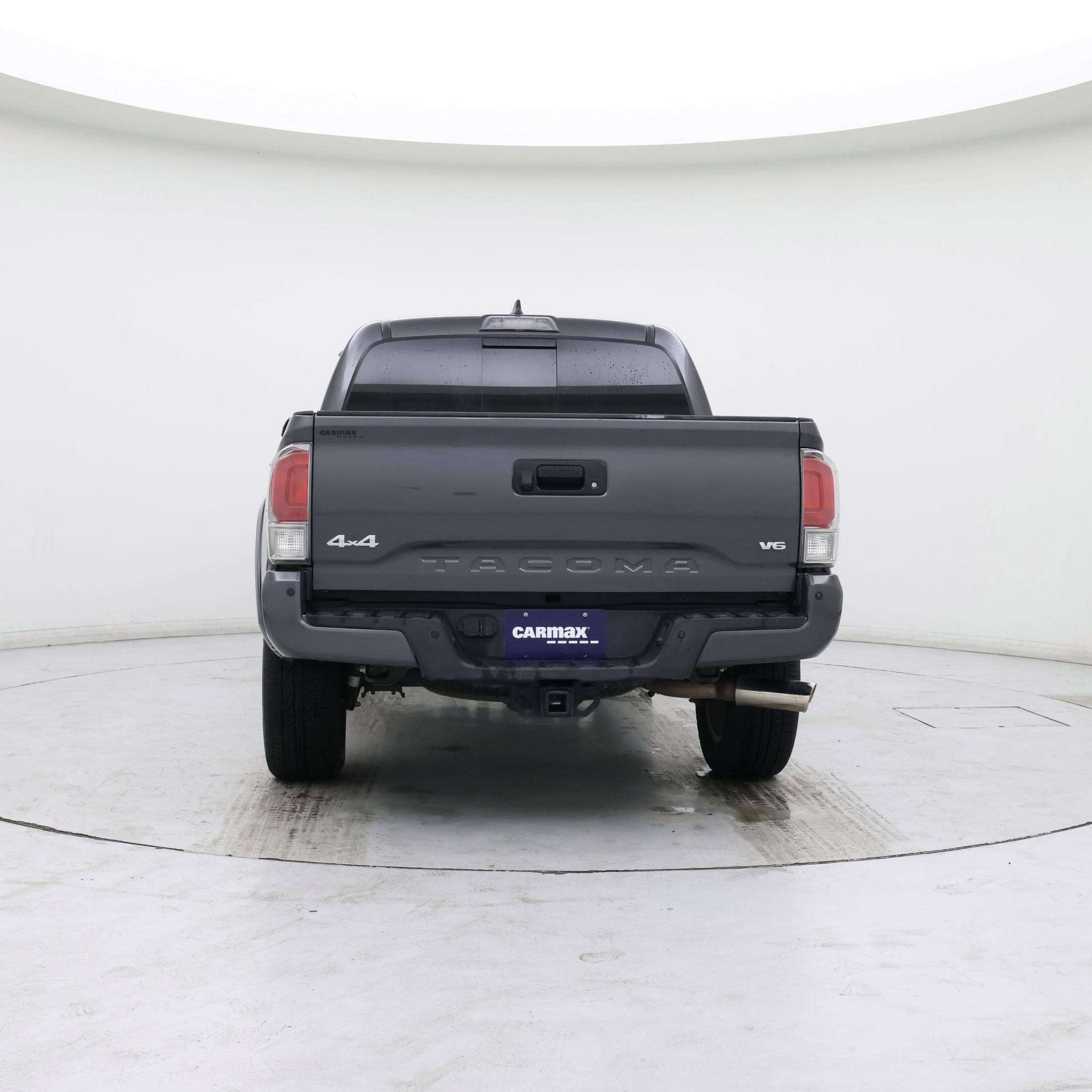 Thumbnail: 2017 Toyota Tacoma - 6
